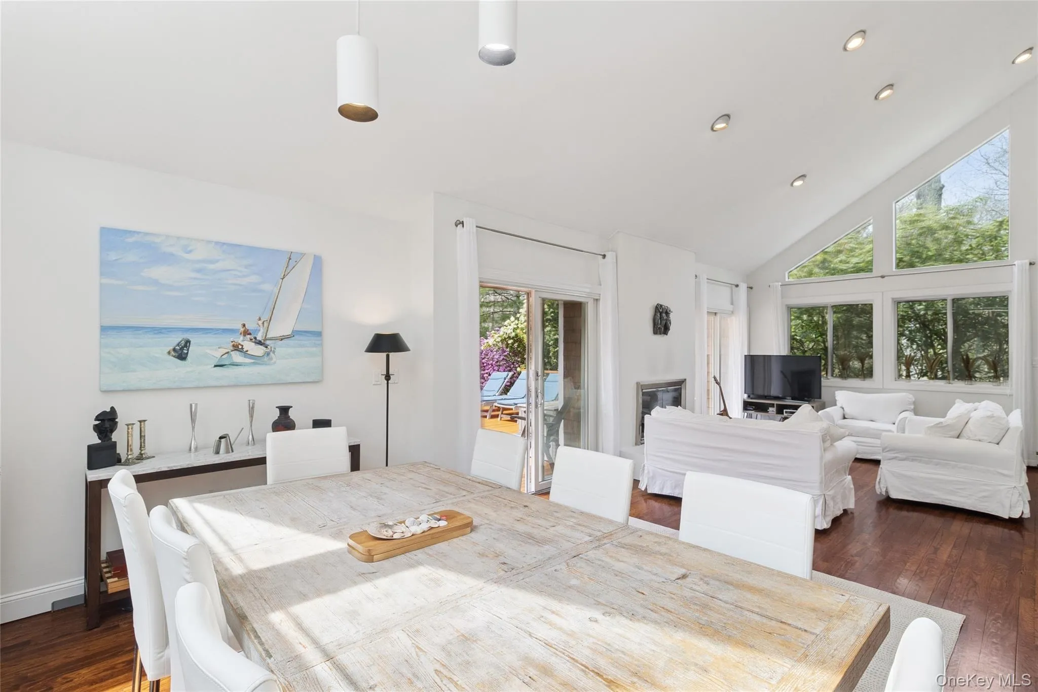 27 Ely Brook Road, East Hampton, New York 11937