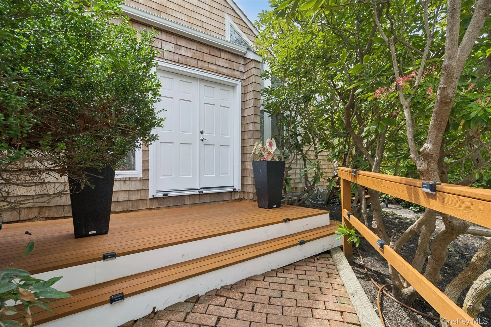 27 Ely Brook Road, East Hampton, New York 11937