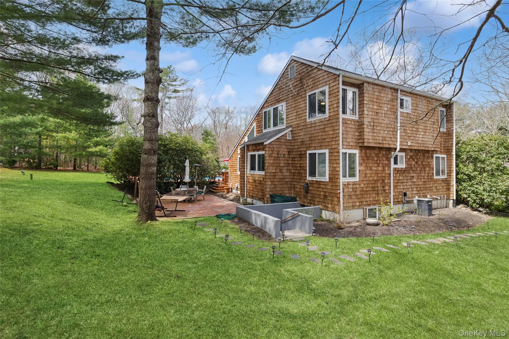 27 Ely Brook Road, East Hampton, New York 11937
