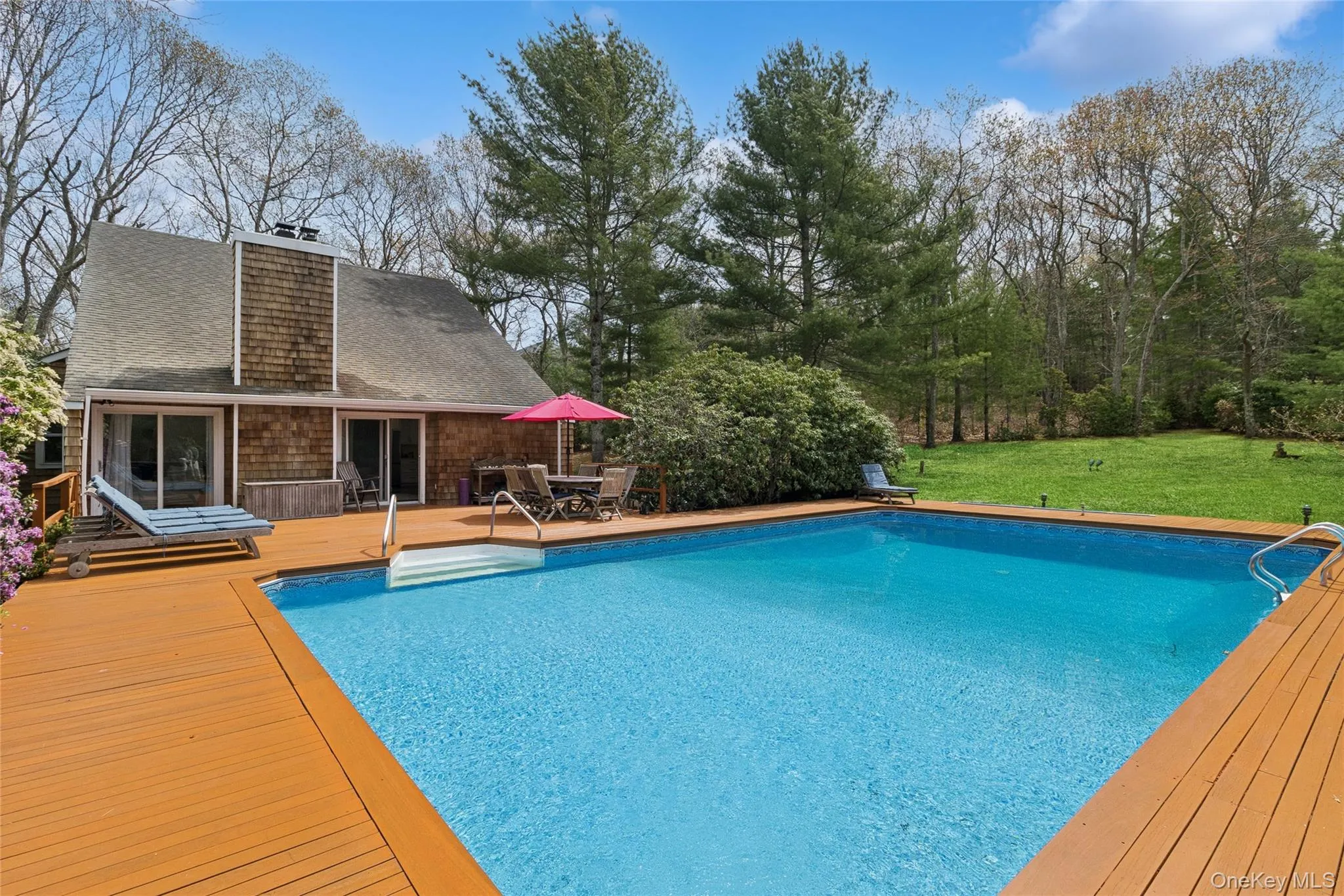 27 Ely Brook Road, East Hampton, New York 11937
