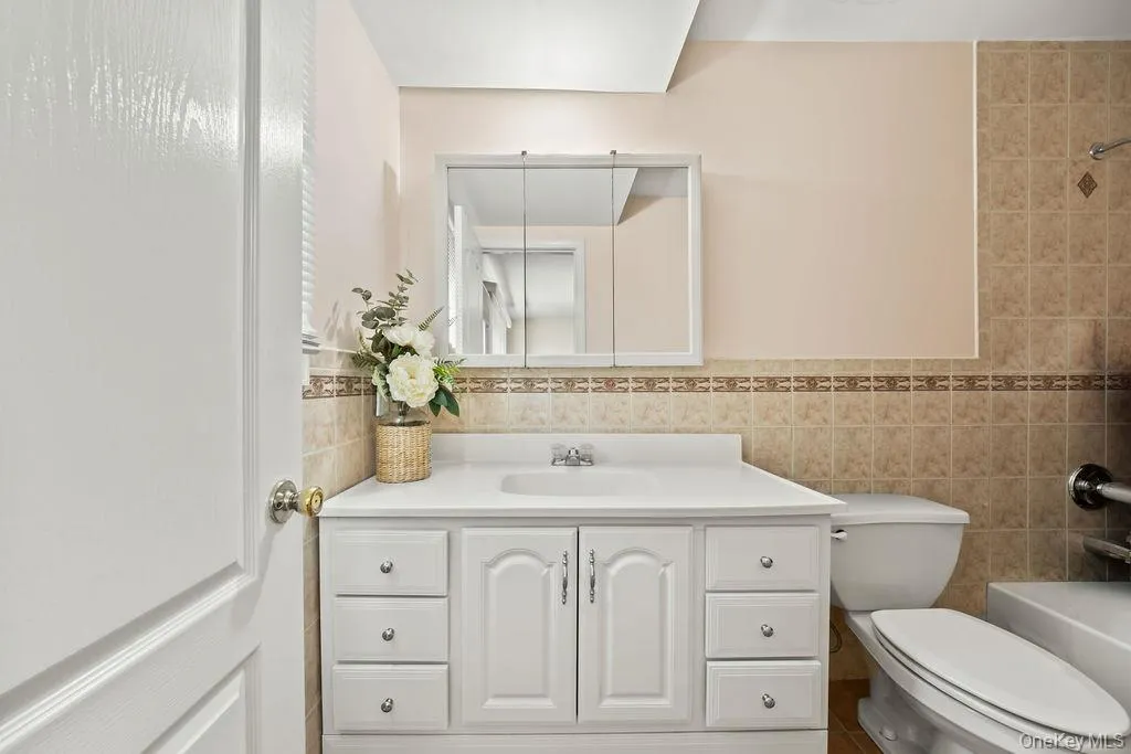 11 Wilsher Drive, Ramapo, NY, 5 Bedrooms Bedrooms, 10 Rooms Rooms,5 BathroomsBathrooms,Residential Sale,For Rent,Wilsher,0,985174 11 Wilsher Drive, Ramapo, NY, 5 Bedrooms Bedrooms, 10 Rooms Rooms,5 BathroomsBathrooms,Residential Sale,For Rent,Wilsher,0,985174