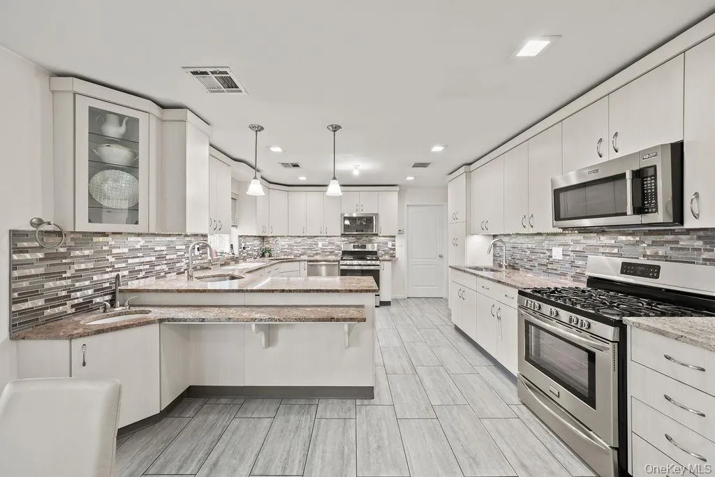 11 Wilsher Drive, Ramapo, NY, 5 Bedrooms Bedrooms, 10 Rooms Rooms,5 BathroomsBathrooms,Residential Sale,For Rent,Wilsher,0,985174 11 Wilsher Drive, Ramapo, NY, 5 Bedrooms Bedrooms, 10 Rooms Rooms,5 BathroomsBathrooms,Residential Sale,For Rent,Wilsher,0,985174