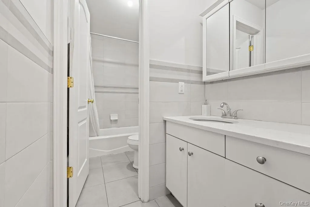 11 Wilsher Drive, Ramapo, NY, 5 Bedrooms Bedrooms, 10 Rooms Rooms,5 BathroomsBathrooms,Residential Sale,For Rent,Wilsher,0,985174 11 Wilsher Drive, Ramapo, NY, 5 Bedrooms Bedrooms, 10 Rooms Rooms,5 BathroomsBathrooms,Residential Sale,For Rent,Wilsher,0,985174
