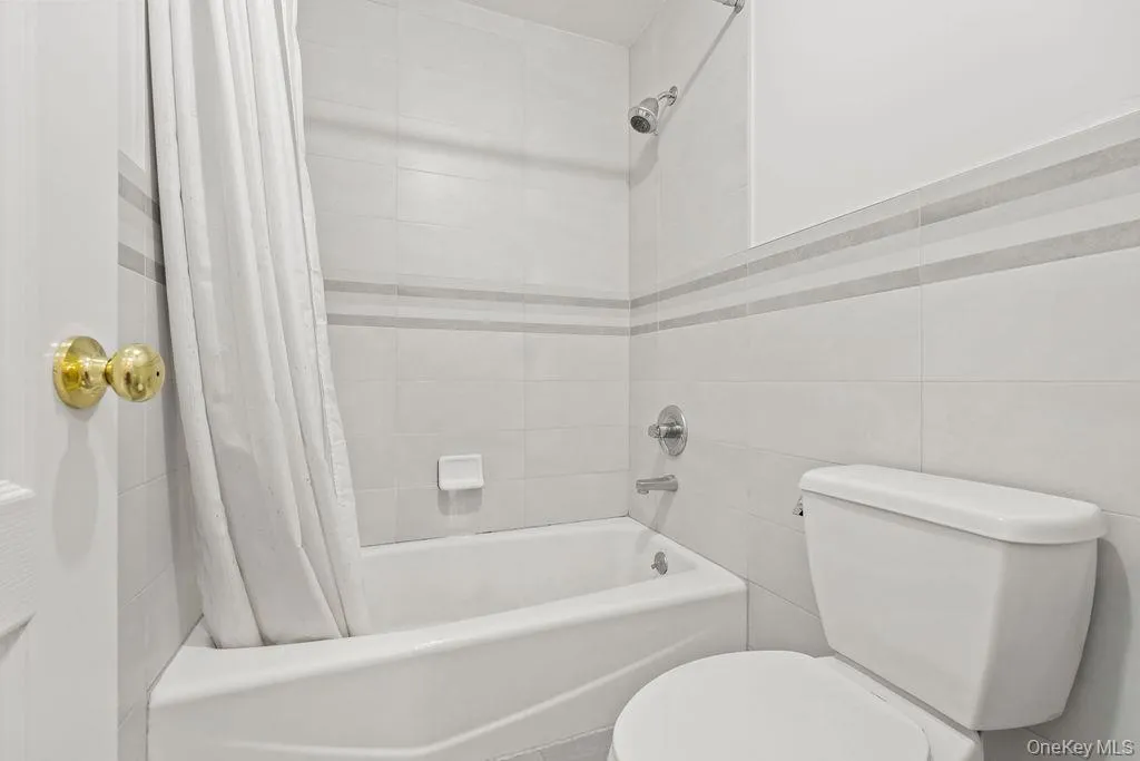 11 Wilsher Drive, Ramapo, NY, 5 Bedrooms Bedrooms, 10 Rooms Rooms,5 BathroomsBathrooms,Residential Sale,For Rent,Wilsher,0,985174 11 Wilsher Drive, Ramapo, NY, 5 Bedrooms Bedrooms, 10 Rooms Rooms,5 BathroomsBathrooms,Residential Sale,For Rent,Wilsher,0,985174