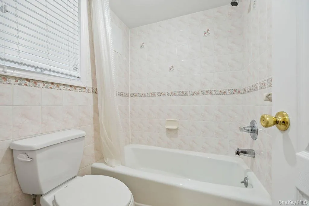 11 Wilsher Drive, Ramapo, NY, 5 Bedrooms Bedrooms, 10 Rooms Rooms,5 BathroomsBathrooms,Residential Sale,For Rent,Wilsher,0,985174 11 Wilsher Drive, Ramapo, NY, 5 Bedrooms Bedrooms, 10 Rooms Rooms,5 BathroomsBathrooms,Residential Sale,For Rent,Wilsher,0,985174