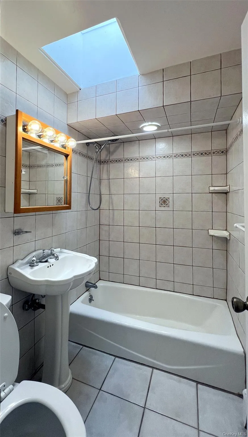 6243 69th Place, New York, NY, 2 Bedrooms Bedrooms, 5 Rooms Rooms,1 BathroomBathrooms,Residential Lease,For Rent,69th,0,985189 6243 69th Place, New York, NY, 2 Bedrooms Bedrooms, 5 Rooms Rooms,1 BathroomBathrooms,Residential Lease,For Rent,69th,0,985189