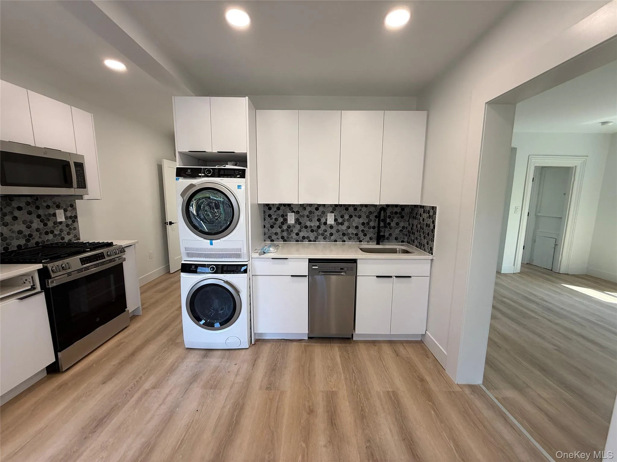 99 Cedar Hill Avenue, Orangetown, NY, 2 Bedrooms Bedrooms, 4 Rooms Rooms,1 BathroomBathrooms,Residential Lease,For Rent,Cedar Hill,0,985222 99 Cedar Hill Avenue, Orangetown, NY, 2 Bedrooms Bedrooms, 4 Rooms Rooms,1 BathroomBathrooms,Residential Lease,For Rent,Cedar Hill,0,985222