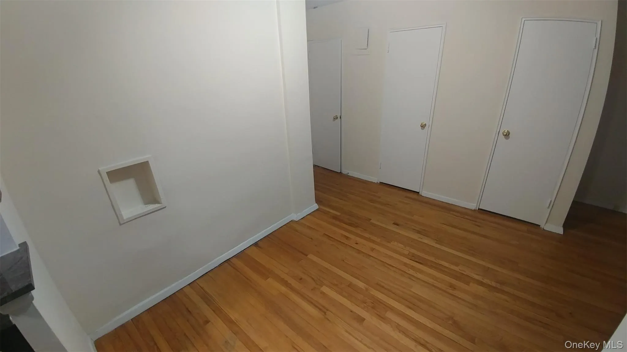 66-15 Thornton Place, New York, NY, 1 Bedroom Bedrooms, 3 Rooms Rooms,1 BathroomBathrooms,Residential Lease,For Rent,Thornton,0,985246 66-15 Thornton Place, New York, NY, 1 Bedroom Bedrooms, 3 Rooms Rooms,1 BathroomBathrooms,Residential Lease,For Rent,Thornton,0,985246