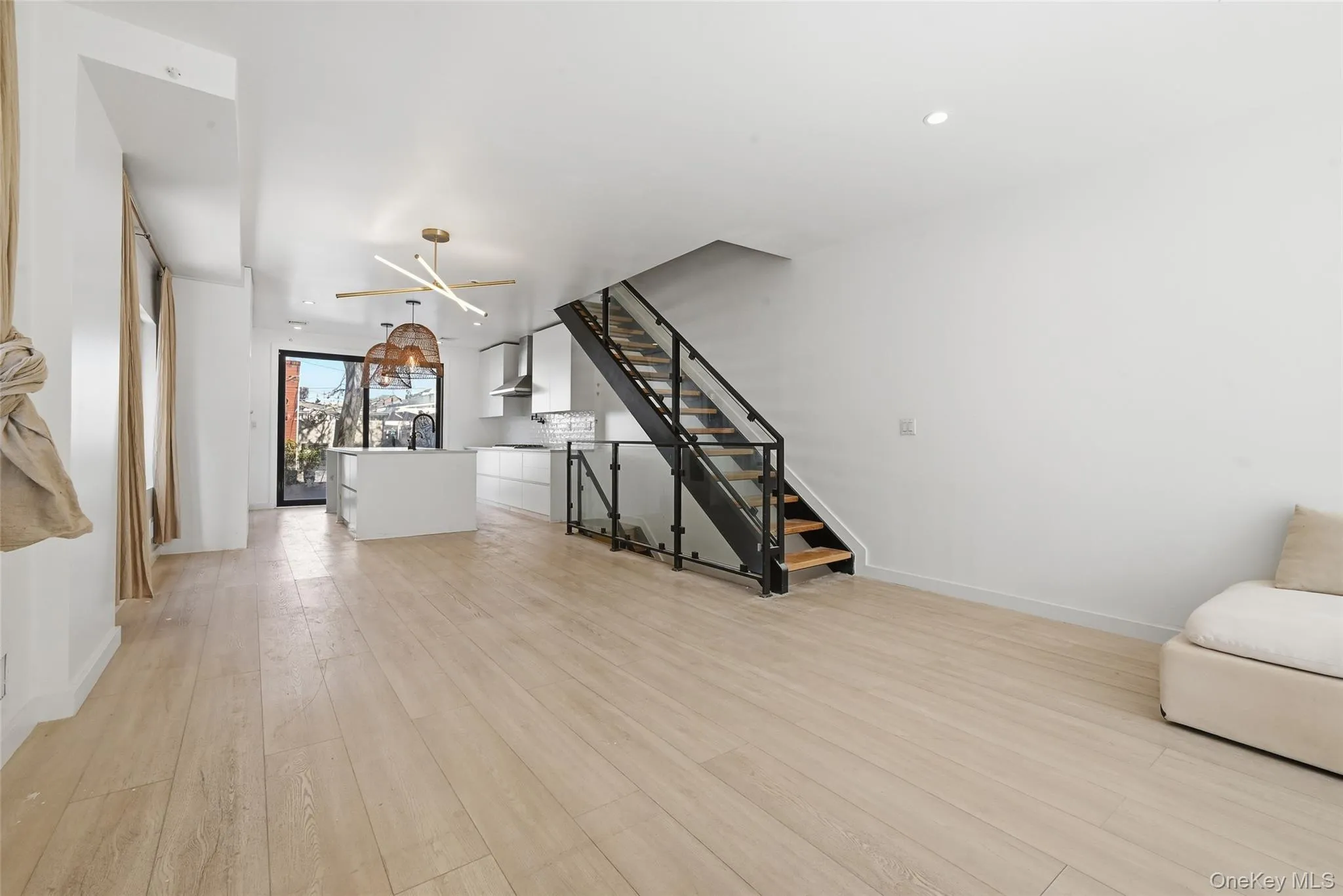 67-38 6th Avenue, New York, NY, 4 Bedrooms Bedrooms, 10 Rooms Rooms,3 BathroomsBathrooms,Residential,For Rent,6th,0,985278 67-38 6th Avenue, New York, NY, 4 Bedrooms Bedrooms, 10 Rooms Rooms,3 BathroomsBathrooms,Residential,For Rent,6th,0,985278