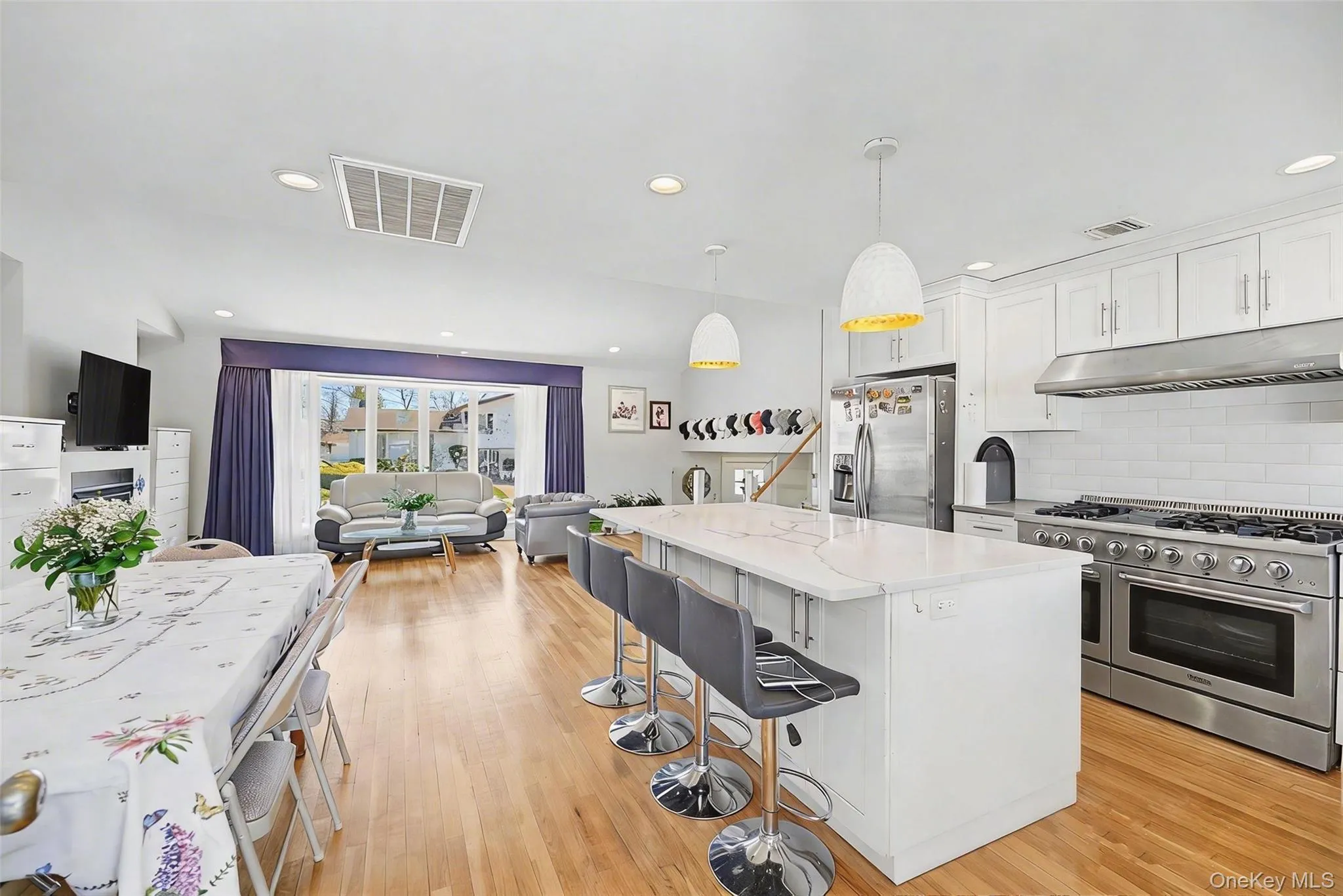 47 Favorite Lane, Oyster Bay, NY, 5 Bedrooms Bedrooms, 10 Rooms Rooms,3 BathroomsBathrooms,Residential,For Rent,Favorite,0,985298 47 Favorite Lane, Oyster Bay, NY, 5 Bedrooms Bedrooms, 10 Rooms Rooms,3 BathroomsBathrooms,Residential,For Rent,Favorite,0,985298