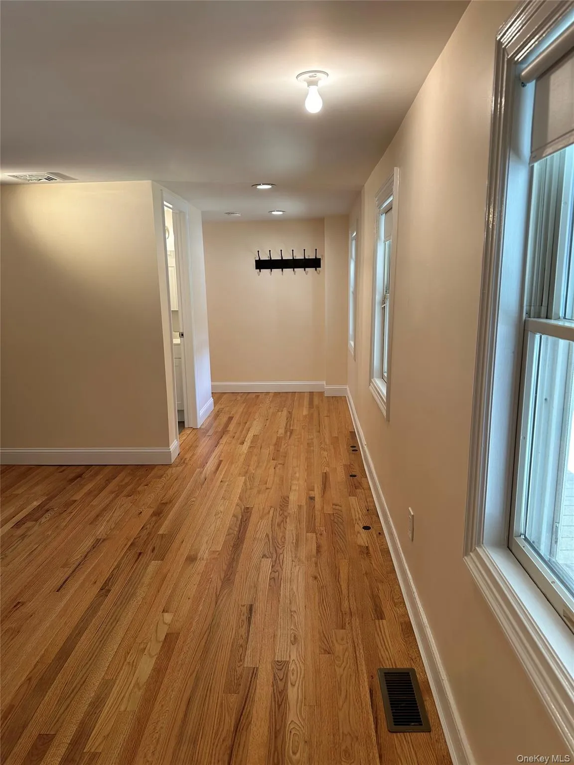 162 Spring Road, Huntington, NY, 1 Bedroom Bedrooms, 3 Rooms Rooms,1 BathroomBathrooms,Residential Lease,For Rent,Spring,0,985302 162 Spring Road, Huntington, NY, 1 Bedroom Bedrooms, 3 Rooms Rooms,1 BathroomBathrooms,Residential Lease,For Rent,Spring,0,985302
