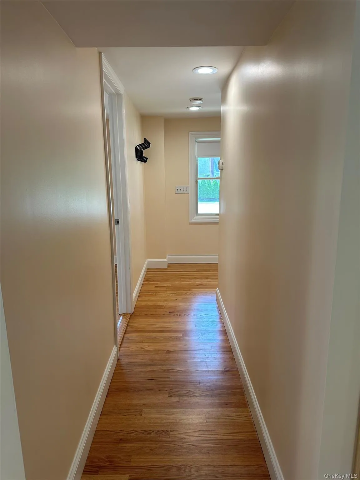 162 Spring Road, Huntington, NY, 1 Bedroom Bedrooms, 3 Rooms Rooms,1 BathroomBathrooms,Residential Lease,For Rent,Spring,0,985302 162 Spring Road, Huntington, NY, 1 Bedroom Bedrooms, 3 Rooms Rooms,1 BathroomBathrooms,Residential Lease,For Rent,Spring,0,985302