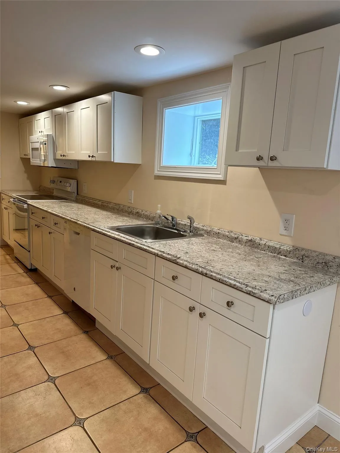162 Spring Road, Huntington, NY, 1 Bedroom Bedrooms, 3 Rooms Rooms,1 BathroomBathrooms,Residential Lease,For Rent,Spring,0,985302 162 Spring Road, Huntington, NY, 1 Bedroom Bedrooms, 3 Rooms Rooms,1 BathroomBathrooms,Residential Lease,For Rent,Spring,0,985302