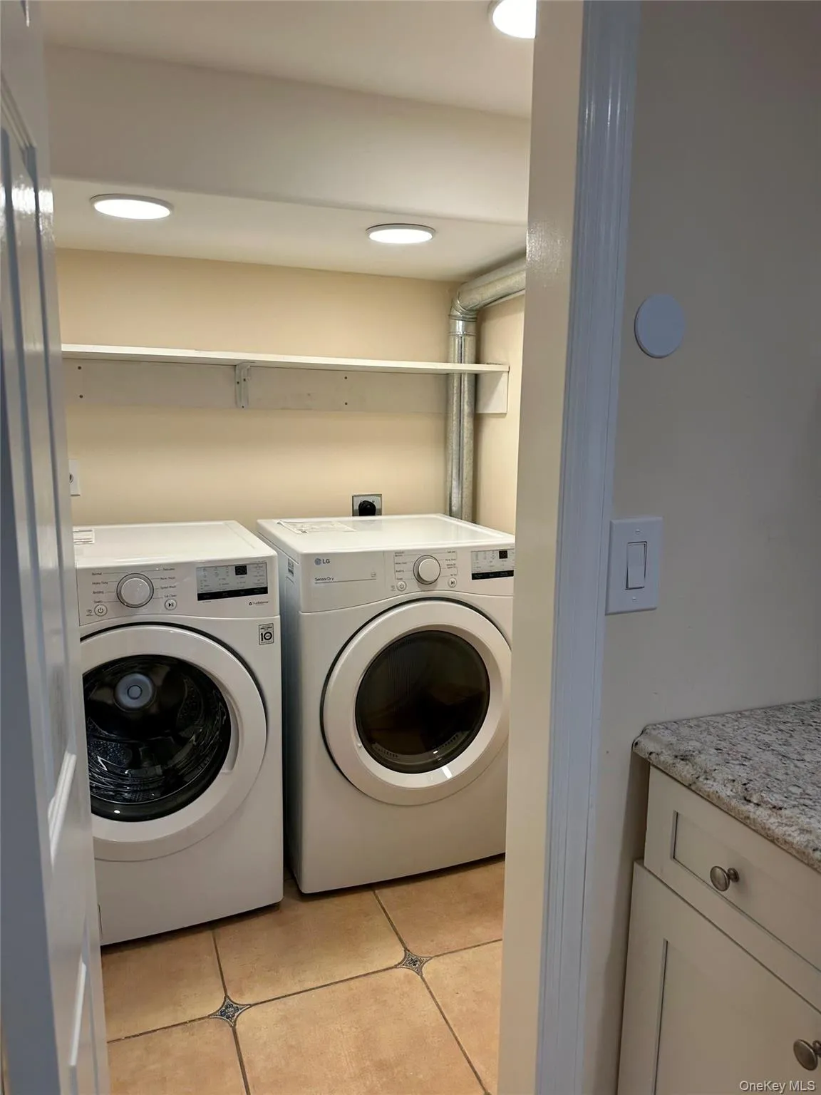 162 Spring Road, Huntington, NY, 1 Bedroom Bedrooms, 3 Rooms Rooms,1 BathroomBathrooms,Residential Lease,For Rent,Spring,0,985302 162 Spring Road, Huntington, NY, 1 Bedroom Bedrooms, 3 Rooms Rooms,1 BathroomBathrooms,Residential Lease,For Rent,Spring,0,985302