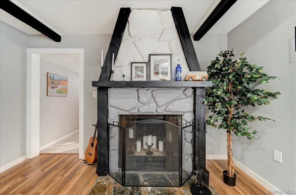 1026 St Hwy 211, Mount Hope, NY, 2 Bedrooms Bedrooms, 8 Rooms Rooms,1 BathroomBathrooms,Residential Lease,For Rent,St Hwy 211,0,985303 1026 St Hwy 211, Mount Hope, NY, 2 Bedrooms Bedrooms, 8 Rooms Rooms,1 BathroomBathrooms,Residential Lease,For Rent,St Hwy 211,0,985303