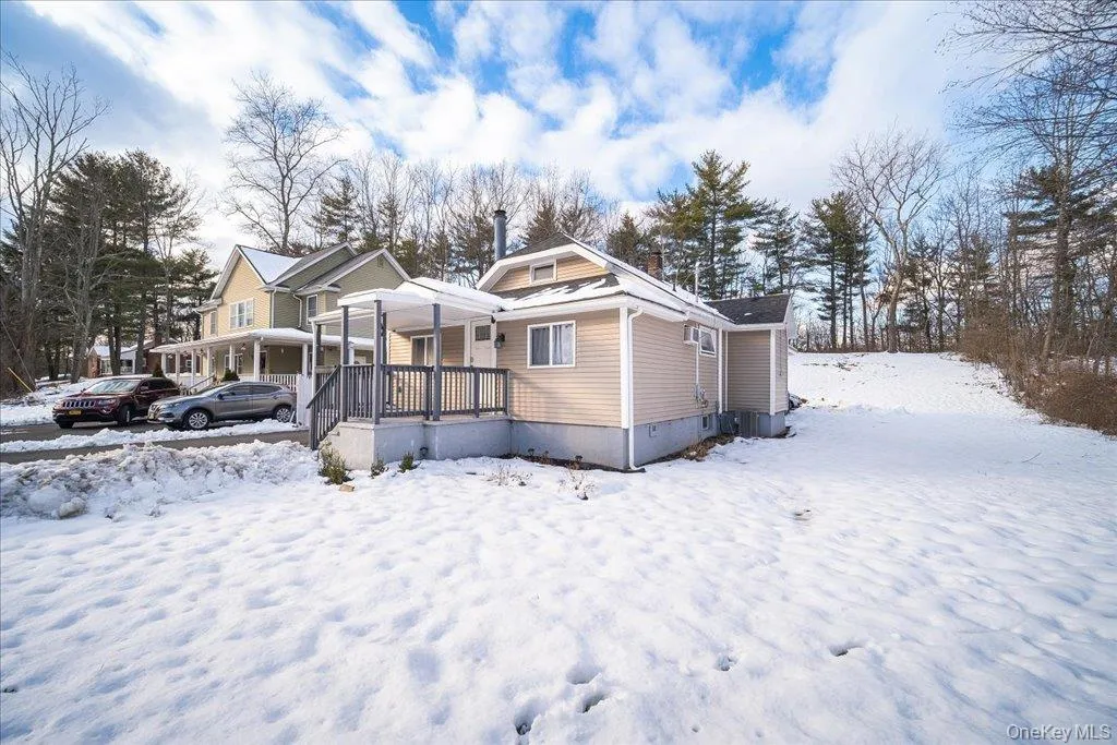 1026 St Hwy 211, Mount Hope, NY, 2 Bedrooms Bedrooms, 8 Rooms Rooms,1 BathroomBathrooms,Residential Lease,For Rent,St Hwy 211,0,985303 1026 St Hwy 211, Mount Hope, NY, 2 Bedrooms Bedrooms, 8 Rooms Rooms,1 BathroomBathrooms,Residential Lease,For Rent,St Hwy 211,0,985303