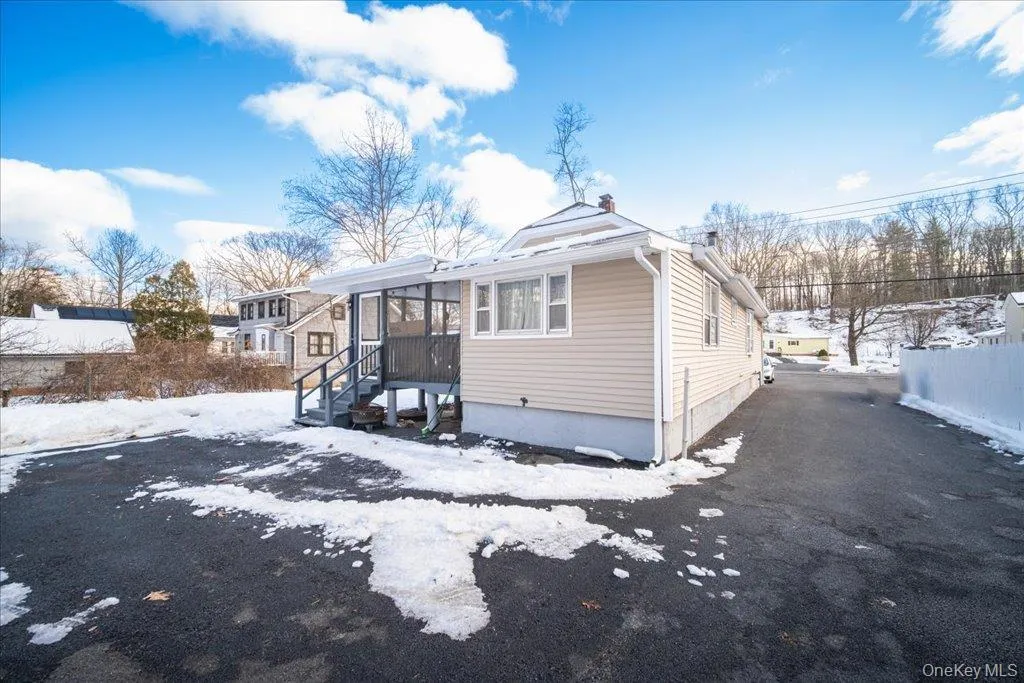1026 St Hwy 211, Mount Hope, NY, 2 Bedrooms Bedrooms, 8 Rooms Rooms,1 BathroomBathrooms,Residential Lease,For Rent,St Hwy 211,0,985303 1026 St Hwy 211, Mount Hope, NY, 2 Bedrooms Bedrooms, 8 Rooms Rooms,1 BathroomBathrooms,Residential Lease,For Rent,St Hwy 211,0,985303