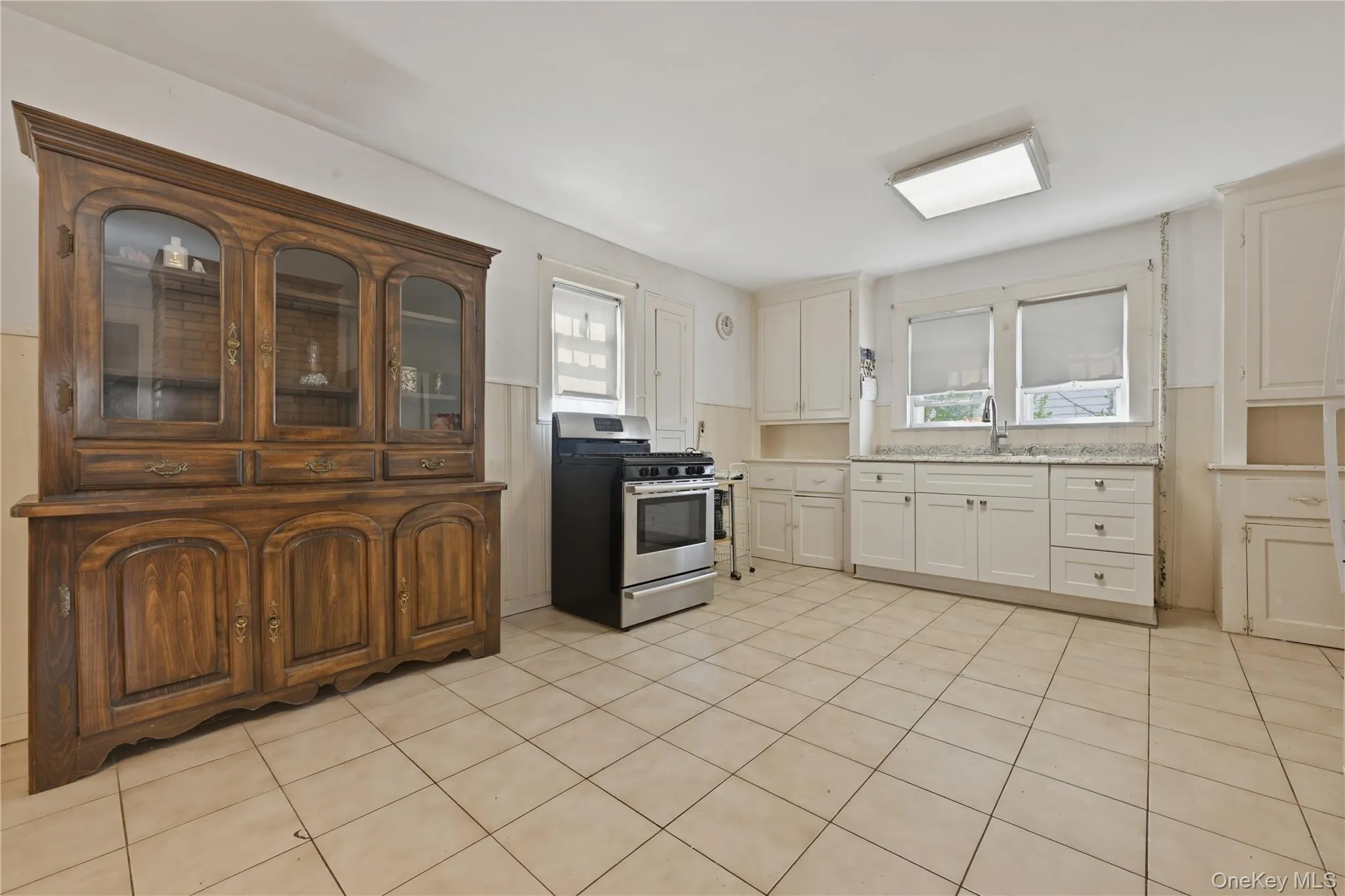 333 Ocean Avenue, Hempstead, NY, 3 Bedrooms Bedrooms, 7 Rooms Rooms,1 BathroomBathrooms,Residential,For Rent,Ocean,0,985304 333 Ocean Avenue, Hempstead, NY, 3 Bedrooms Bedrooms, 7 Rooms Rooms,1 BathroomBathrooms,Residential,For Rent,Ocean,0,985304