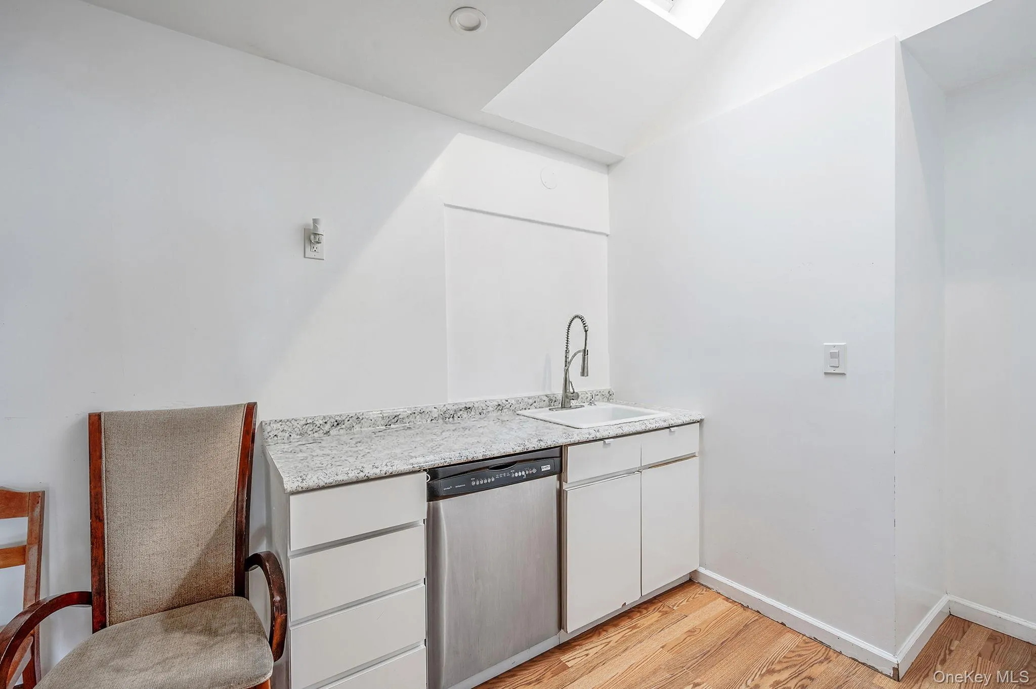 122 Mc Kinley Street, Islip, NY, 5 Bedrooms Bedrooms, 9 Rooms Rooms,3 BathroomsBathrooms,Residential,For Rent,Mc Kinley,0,985309 122 Mc Kinley Street, Islip, NY, 5 Bedrooms Bedrooms, 9 Rooms Rooms,3 BathroomsBathrooms,Residential,For Rent,Mc Kinley,0,985309