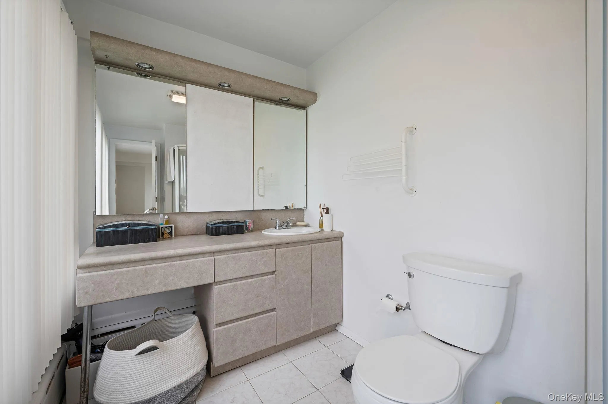 122 Mc Kinley Street, Islip, NY, 5 Bedrooms Bedrooms, 9 Rooms Rooms,3 BathroomsBathrooms,Residential,For Rent,Mc Kinley,0,985309 122 Mc Kinley Street, Islip, NY, 5 Bedrooms Bedrooms, 9 Rooms Rooms,3 BathroomsBathrooms,Residential,For Rent,Mc Kinley,0,985309