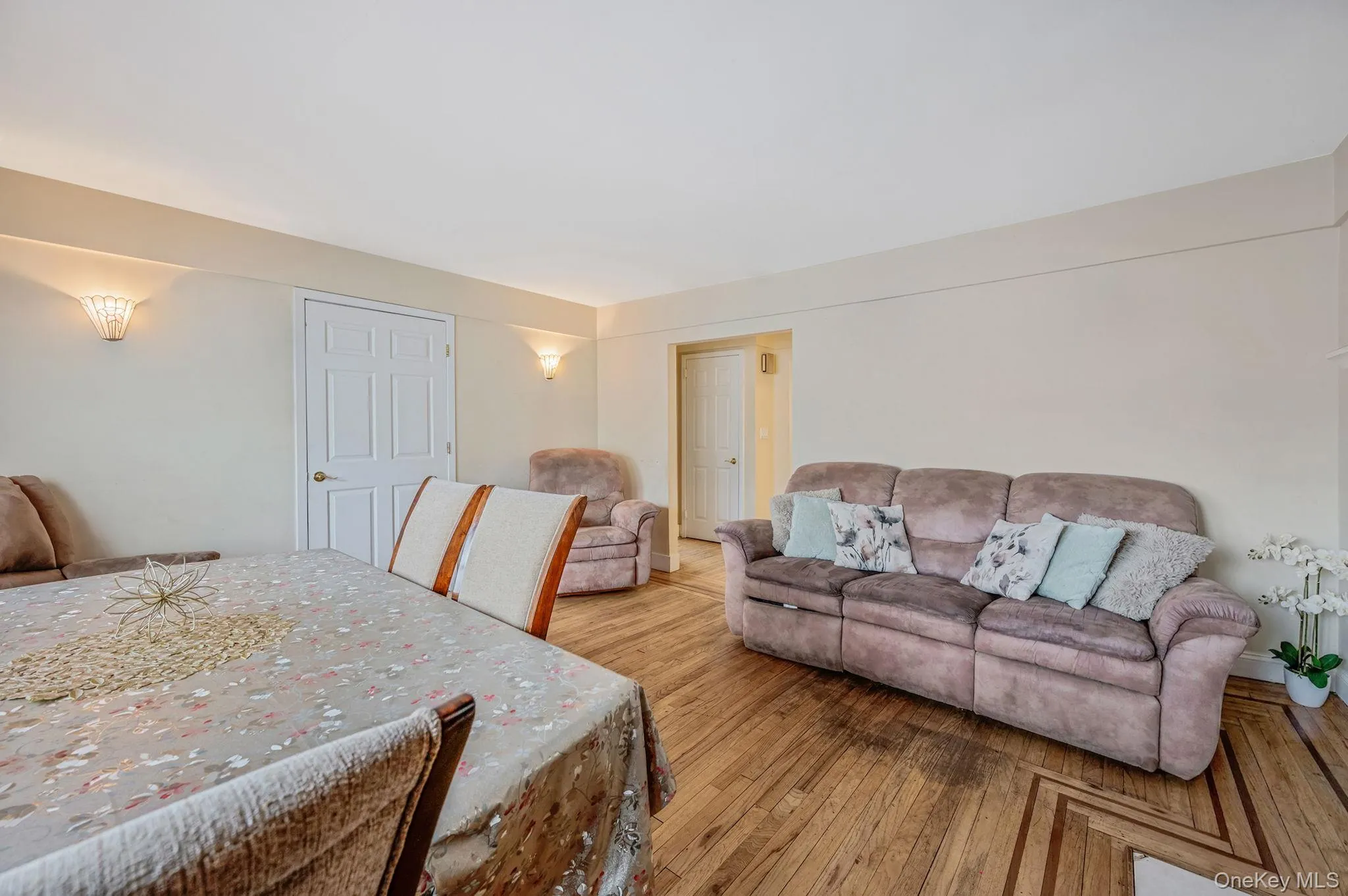 122 Mc Kinley Street, Islip, NY, 5 Bedrooms Bedrooms, 9 Rooms Rooms,3 BathroomsBathrooms,Residential,For Rent,Mc Kinley,0,985309 122 Mc Kinley Street, Islip, NY, 5 Bedrooms Bedrooms, 9 Rooms Rooms,3 BathroomsBathrooms,Residential,For Rent,Mc Kinley,0,985309
