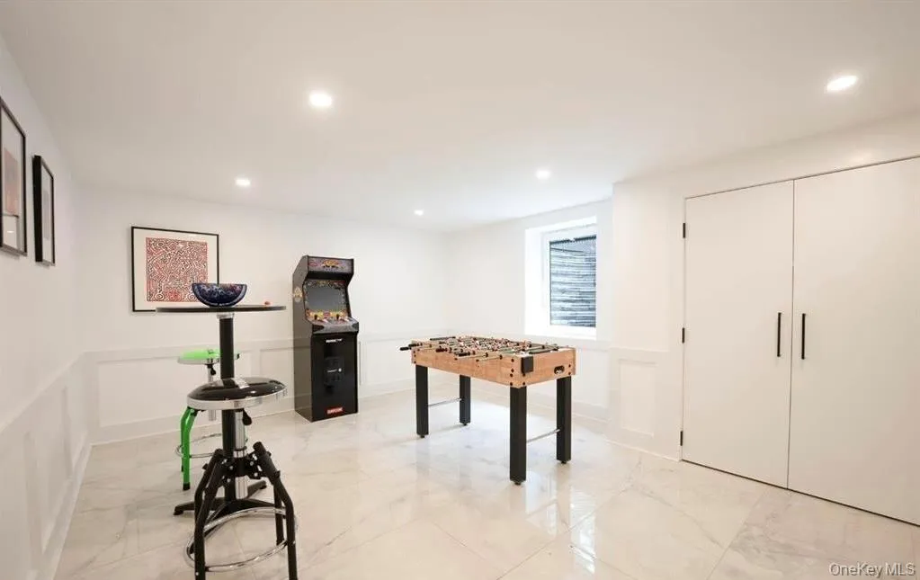 156 Sugar Toms Lane, Oyster Bay, NY, 6 Bedrooms Bedrooms, 14 Rooms Rooms,6 BathroomsBathrooms,Residential Lease,For Rent,Sugar Toms,0,985313 156 Sugar Toms Lane, Oyster Bay, NY, 6 Bedrooms Bedrooms, 14 Rooms Rooms,6 BathroomsBathrooms,Residential Lease,For Rent,Sugar Toms,0,985313