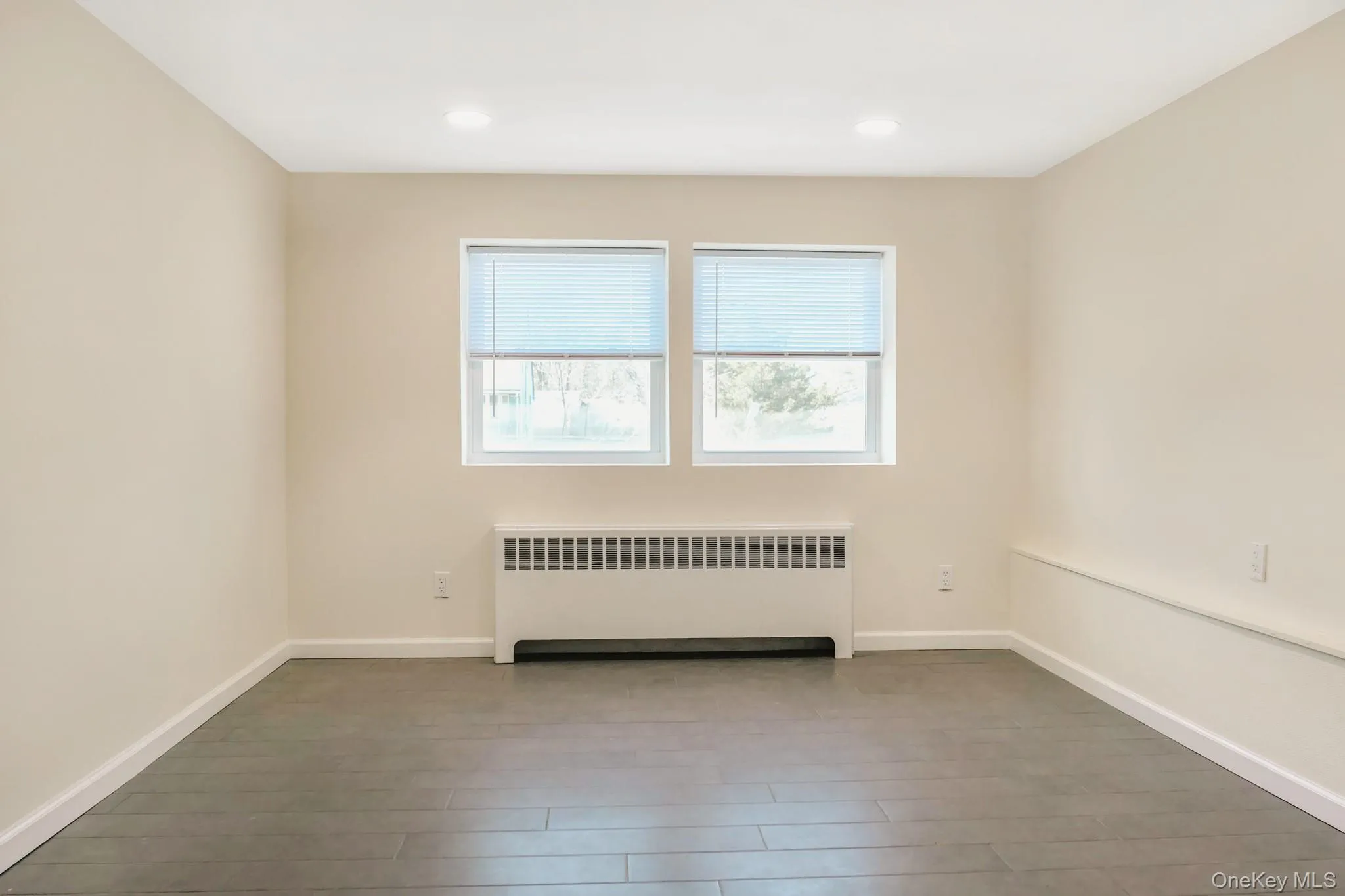 651 Americus Avenue, Brookhaven, NY, 4 Bedrooms Bedrooms, 5 Rooms Rooms,2 BathroomsBathrooms,Residential Sale,For Rent,Americus,0,985316 651 Americus Avenue, Brookhaven, NY, 4 Bedrooms Bedrooms, 5 Rooms Rooms,2 BathroomsBathrooms,Residential Sale,For Rent,Americus,0,985316