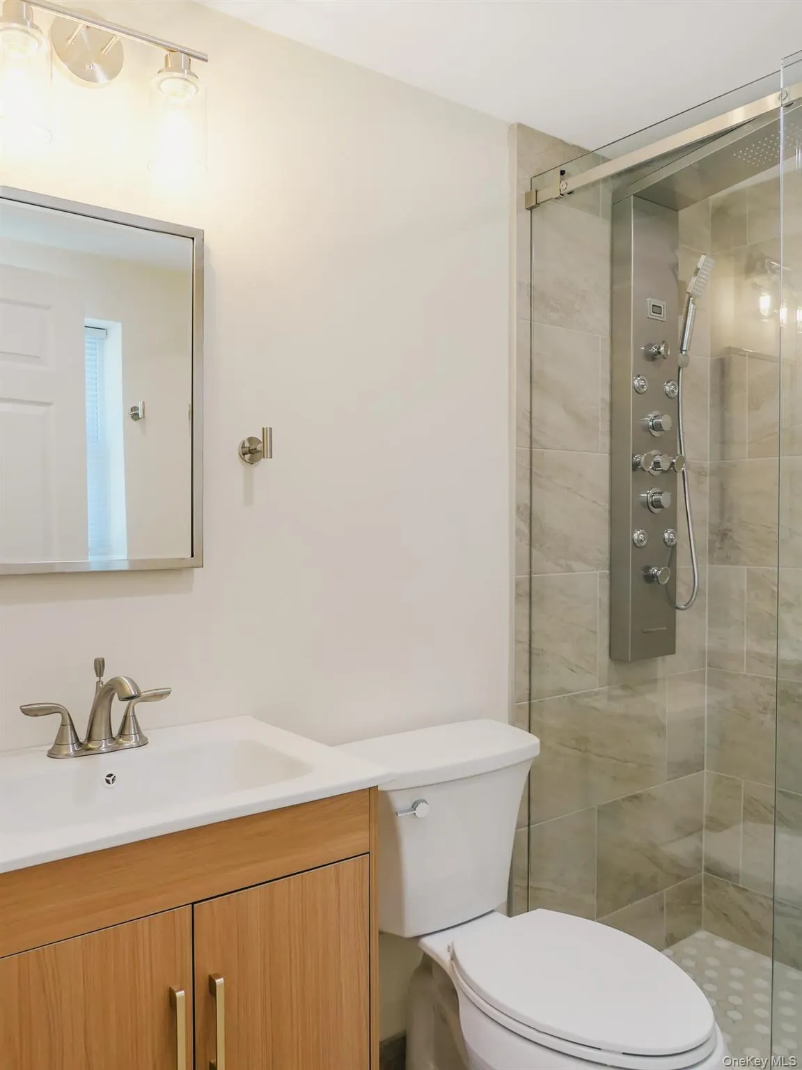 651 Americus Avenue, Brookhaven, NY, 4 Bedrooms Bedrooms, 5 Rooms Rooms,2 BathroomsBathrooms,Residential Sale,For Rent,Americus,0,985316 651 Americus Avenue, Brookhaven, NY, 4 Bedrooms Bedrooms, 5 Rooms Rooms,2 BathroomsBathrooms,Residential Sale,For Rent,Americus,0,985316