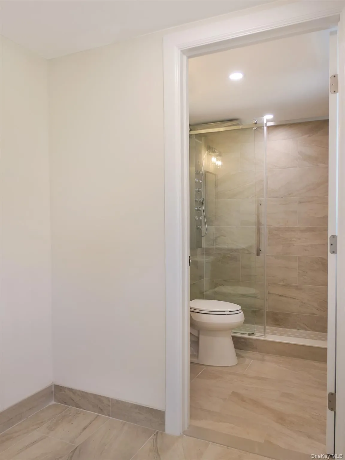 651 Americus Avenue, Brookhaven, NY, 4 Bedrooms Bedrooms, 5 Rooms Rooms,2 BathroomsBathrooms,Residential Sale,For Rent,Americus,0,985316 651 Americus Avenue, Brookhaven, NY, 4 Bedrooms Bedrooms, 5 Rooms Rooms,2 BathroomsBathrooms,Residential Sale,For Rent,Americus,0,985316