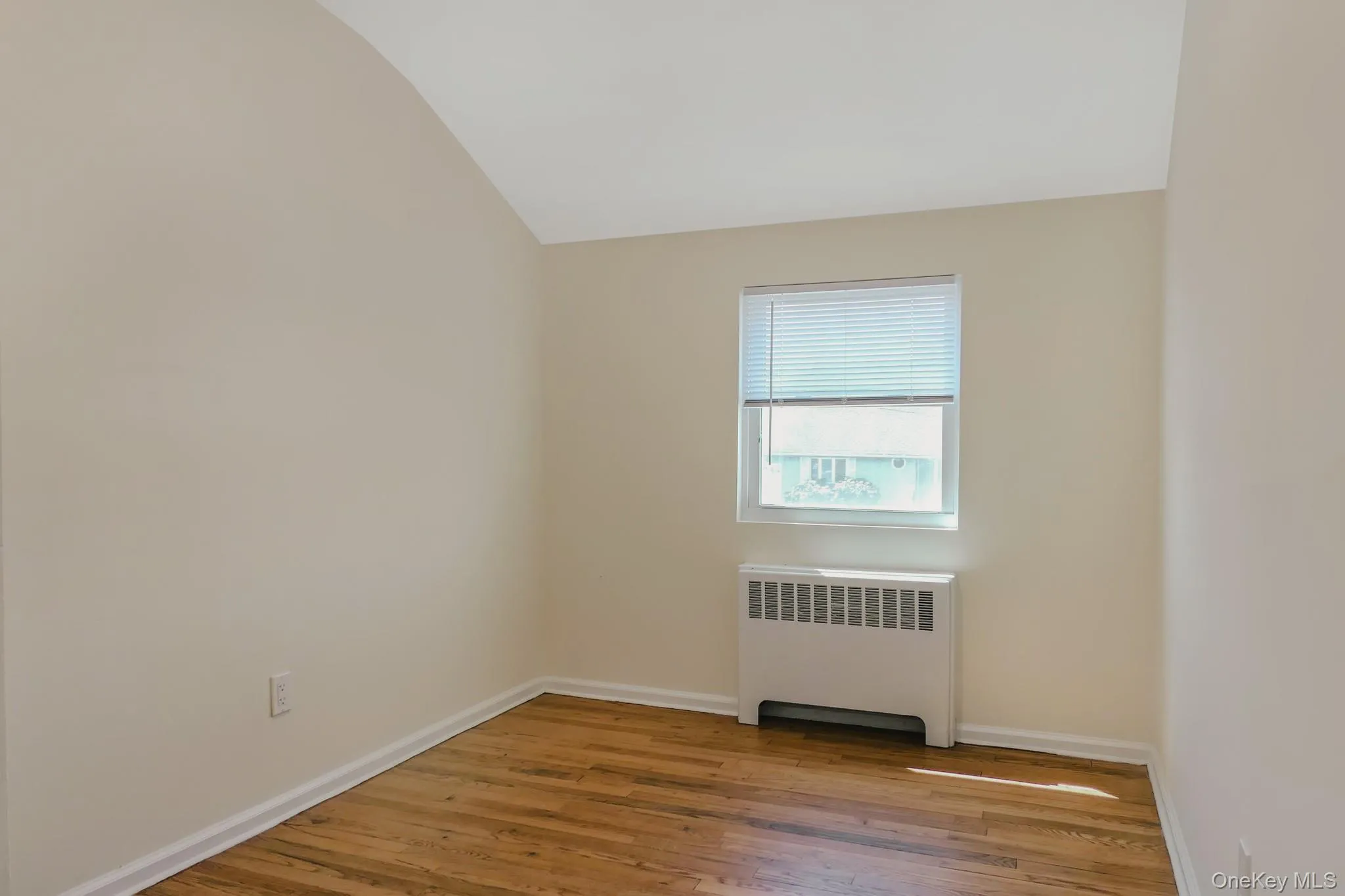 651 Americus Avenue, Brookhaven, NY, 4 Bedrooms Bedrooms, 5 Rooms Rooms,2 BathroomsBathrooms,Residential Sale,For Rent,Americus,0,985316 651 Americus Avenue, Brookhaven, NY, 4 Bedrooms Bedrooms, 5 Rooms Rooms,2 BathroomsBathrooms,Residential Sale,For Rent,Americus,0,985316
