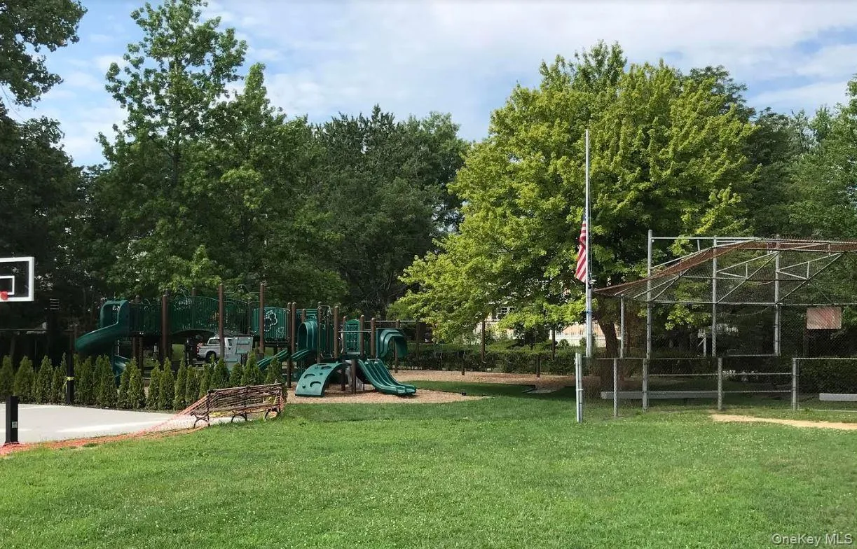 Memorial Field - Playground Memorial Field - Playground