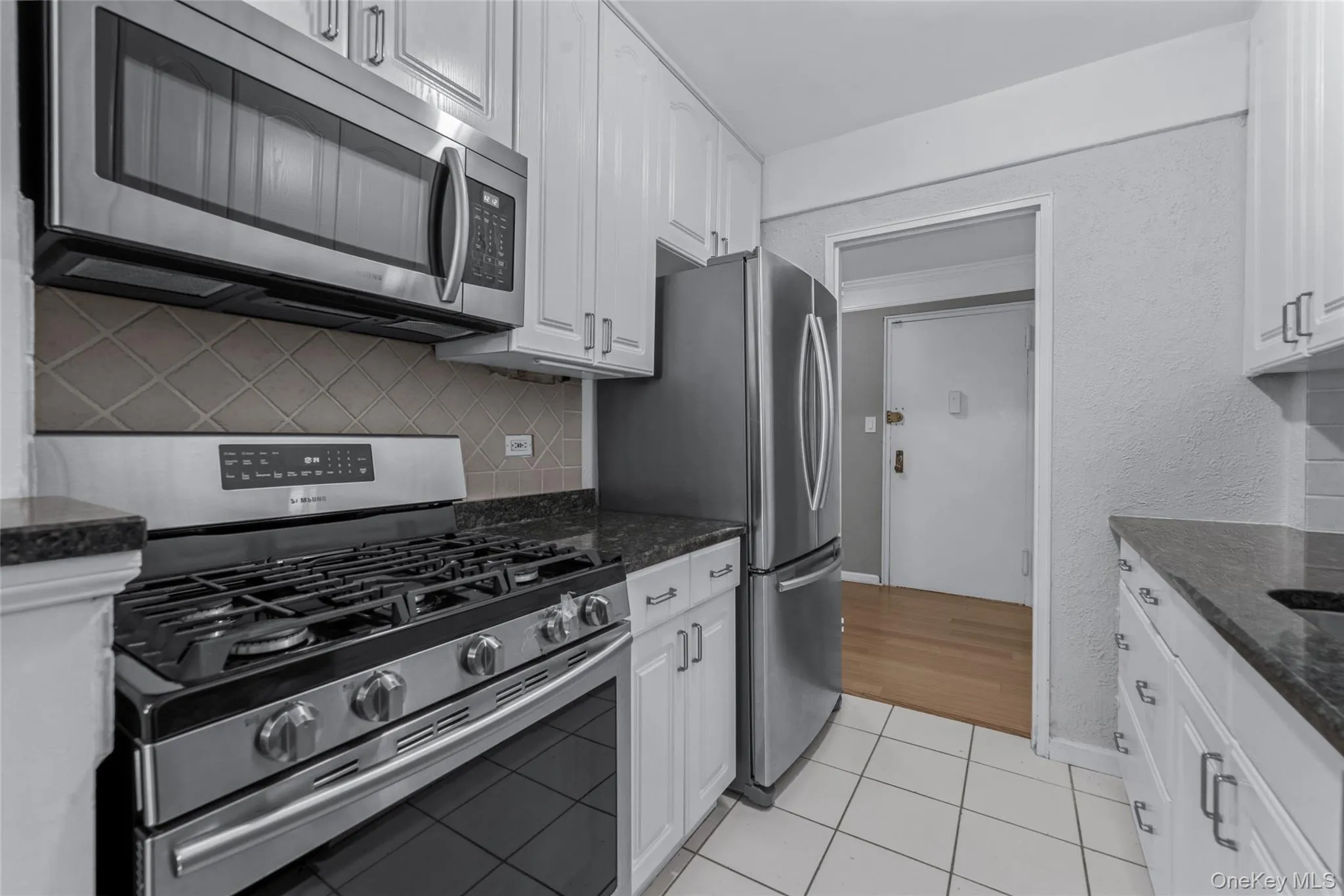 43-25 Douglaston Parkway, New York, NY, 1 Bedroom Bedrooms, 4 Rooms Rooms,1 BathroomBathrooms,Residential,For Rent,Douglaston,0,985324 43-25 Douglaston Parkway, New York, NY, 1 Bedroom Bedrooms, 4 Rooms Rooms,1 BathroomBathrooms,Residential,For Rent,Douglaston,0,985324