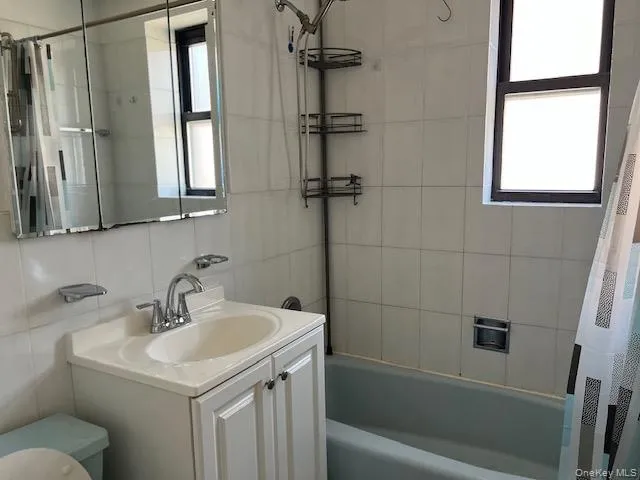 2 Marine Avenue, New York, NY, 1 Bedroom Bedrooms, 4 Rooms Rooms,1 BathroomBathrooms,Residential,For Rent,Marine,0,985325 2 Marine Avenue, New York, NY, 1 Bedroom Bedrooms, 4 Rooms Rooms,1 BathroomBathrooms,Residential,For Rent,Marine,0,985325
