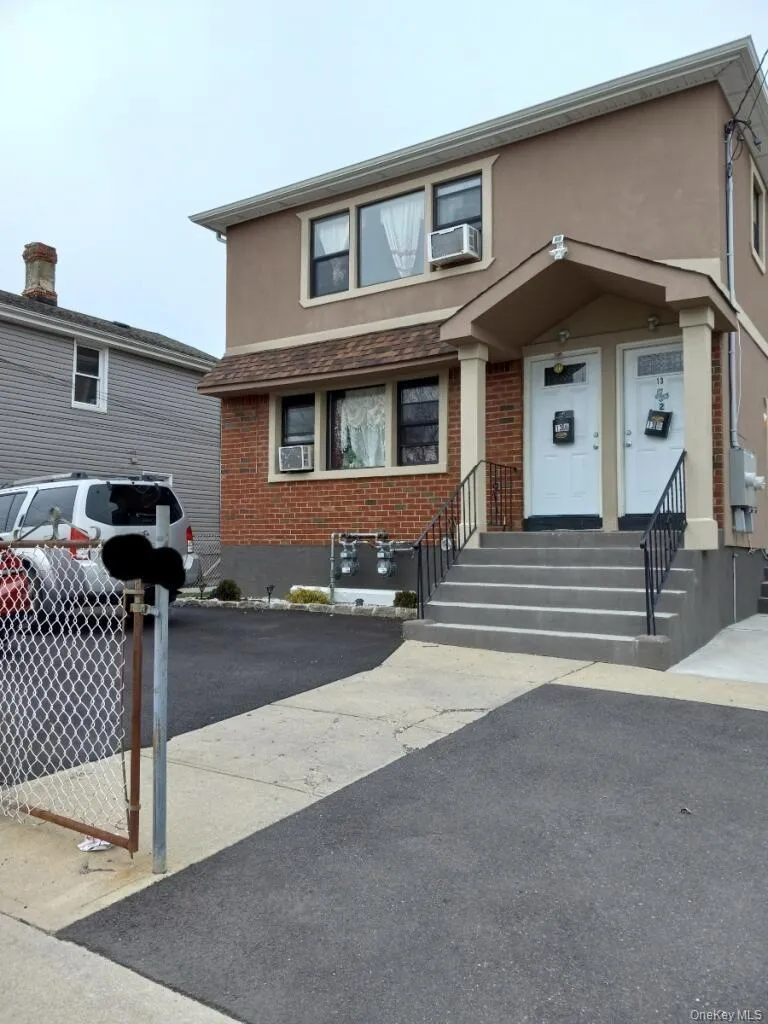 13 Clinton Avenue, Hempstead, NY, 6 Bedrooms Bedrooms, 17 Rooms Rooms,4 BathroomsBathrooms,Residential,For Rent,Clinton,0,985333 13 Clinton Avenue, Hempstead, NY, 6 Bedrooms Bedrooms, 17 Rooms Rooms,4 BathroomsBathrooms,Residential,For Rent,Clinton,0,985333