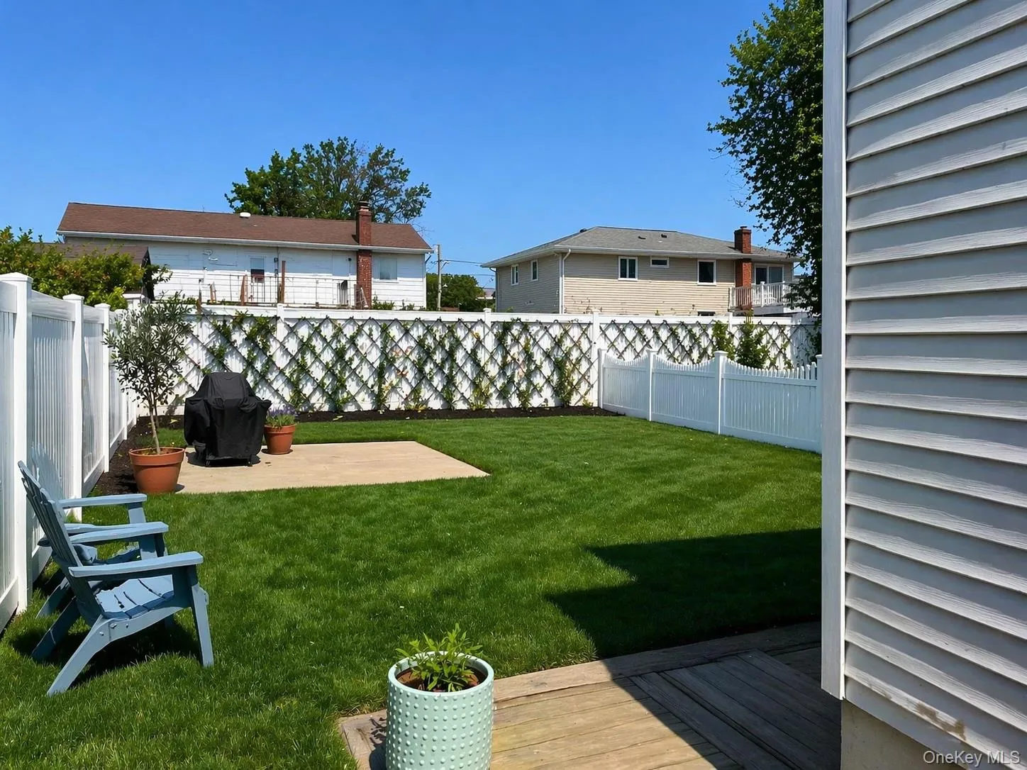 private yard separated by fence private yard separated by fence