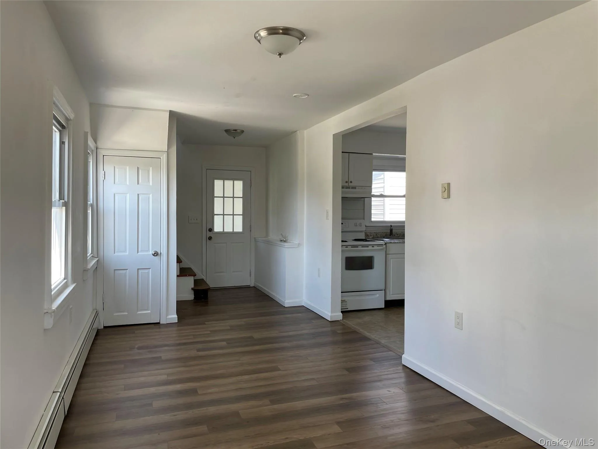 10 Mckinley, Babylon, NY, 2 Bedrooms Bedrooms, 6 Rooms Rooms,1 BathroomBathrooms,Residential Lease,For Rent,Mckinley,0,985344 10 Mckinley, Babylon, NY, 2 Bedrooms Bedrooms, 6 Rooms Rooms,1 BathroomBathrooms,Residential Lease,For Rent,Mckinley,0,985344
