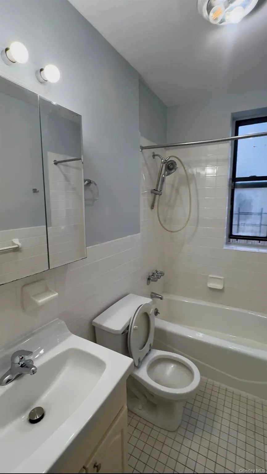 1670 Longfellow Avenue, New York, NY, 1 Bedroom Bedrooms, 3 Rooms Rooms,1 BathroomBathrooms,Residential Lease,For Rent,Longfellow,0,985353 1670 Longfellow Avenue, New York, NY, 1 Bedroom Bedrooms, 3 Rooms Rooms,1 BathroomBathrooms,Residential Lease,For Rent,Longfellow,0,985353