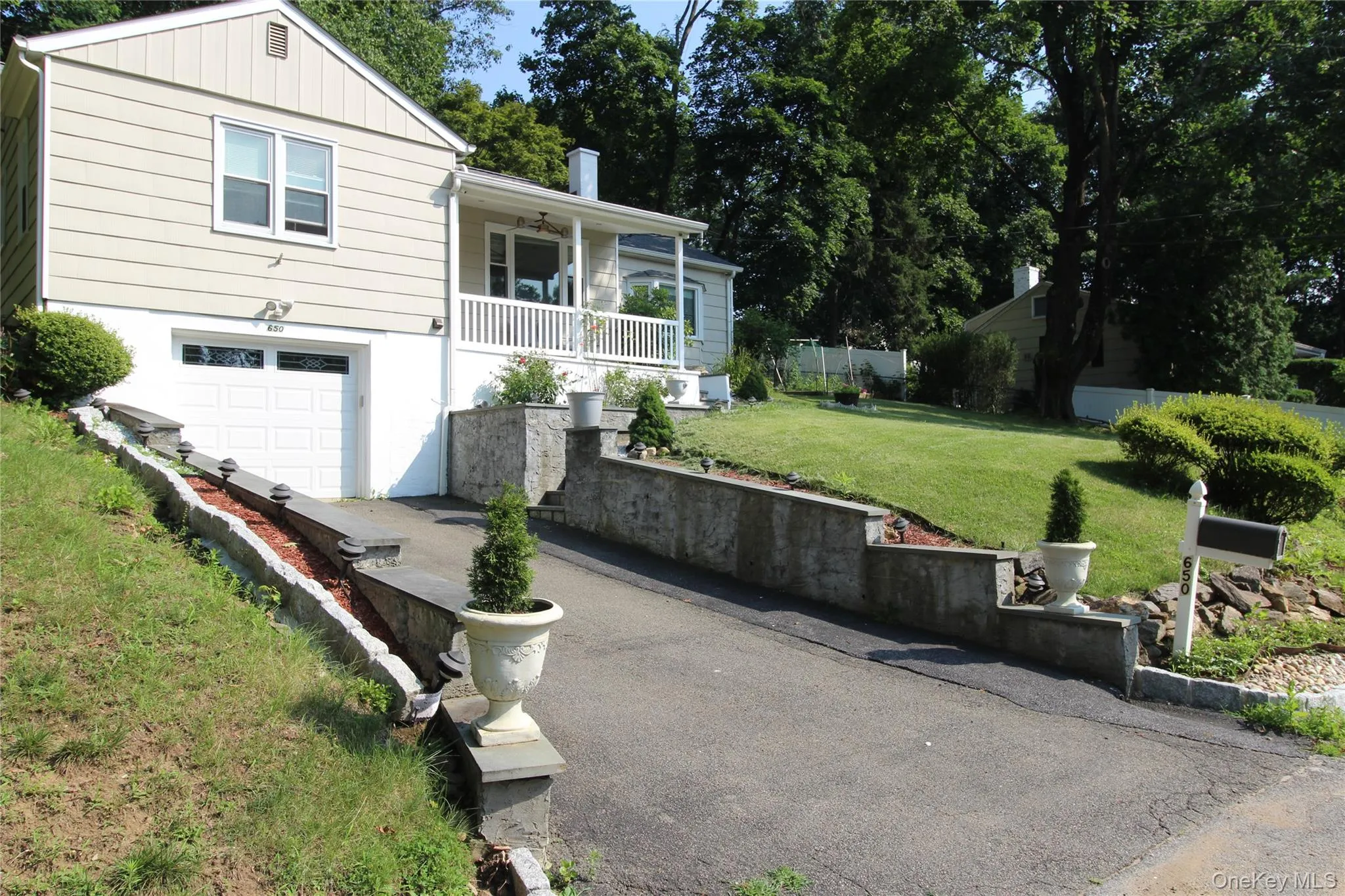 650 Warren Avenue, Mount Pleasant, NY, 2 Bedrooms Bedrooms, 5 Rooms Rooms,1 BathroomBathrooms,Residential,For Rent,Warren,0,985362 650 Warren Avenue, Mount Pleasant, NY, 2 Bedrooms Bedrooms, 5 Rooms Rooms,1 BathroomBathrooms,Residential,For Rent,Warren,0,985362