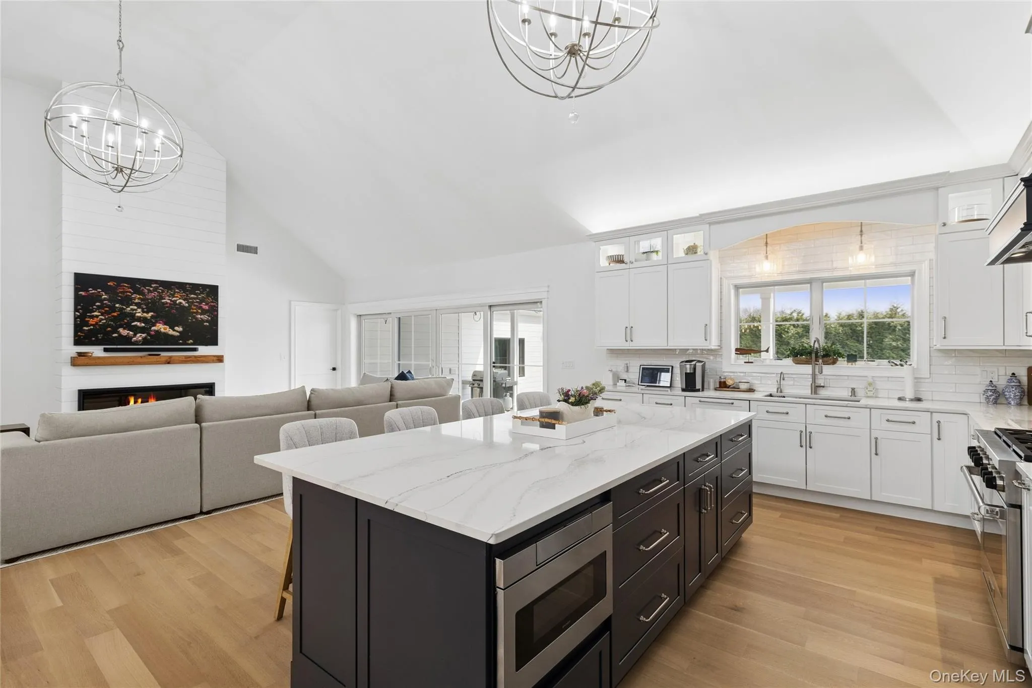 47 Old Riverhead Road, Southampton, NY, 6 Bedrooms Bedrooms, 10 Rooms Rooms,3 BathroomsBathrooms,Residential Lease,For Rent,Old Riverhead,0,985363 47 Old Riverhead Road, Southampton, NY, 6 Bedrooms Bedrooms, 10 Rooms Rooms,3 BathroomsBathrooms,Residential Lease,For Rent,Old Riverhead,0,985363