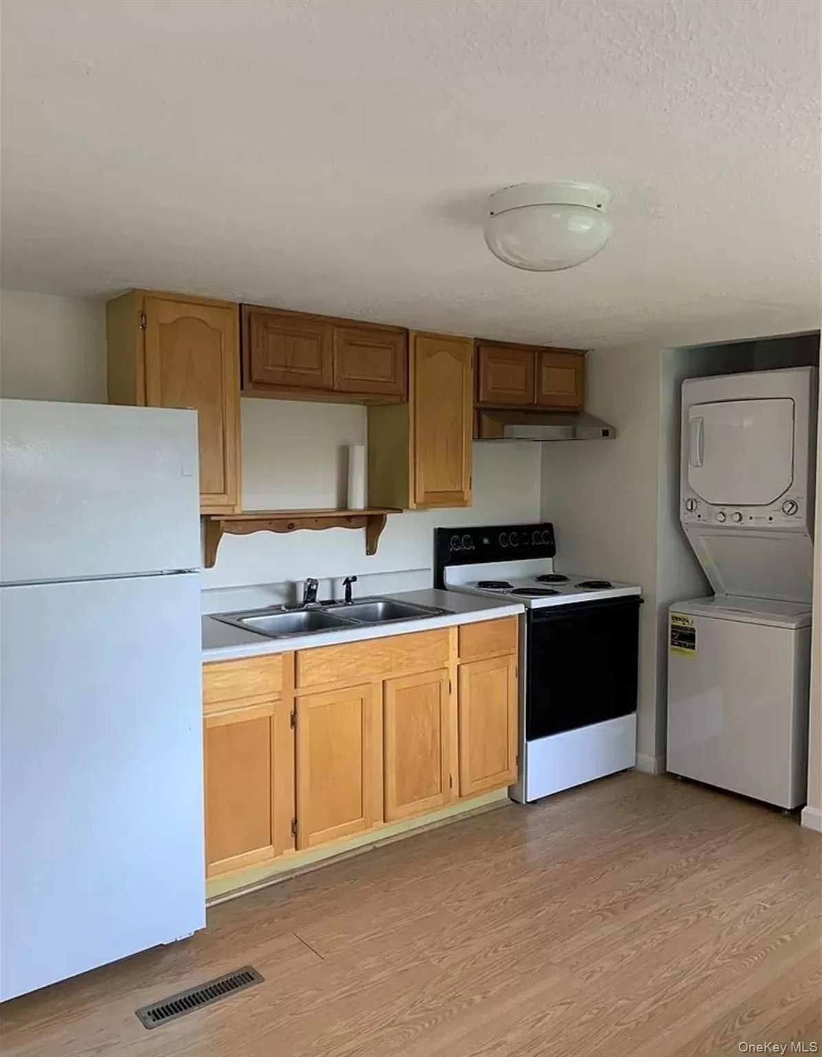 11 Cherry Street, Red Hook, NY, 1 Bedroom Bedrooms, 4 Rooms Rooms,1 BathroomBathrooms,Residential Lease,For Rent,Cherry,0,985372 11 Cherry Street, Red Hook, NY, 1 Bedroom Bedrooms, 4 Rooms Rooms,1 BathroomBathrooms,Residential Lease,For Rent,Cherry,0,985372