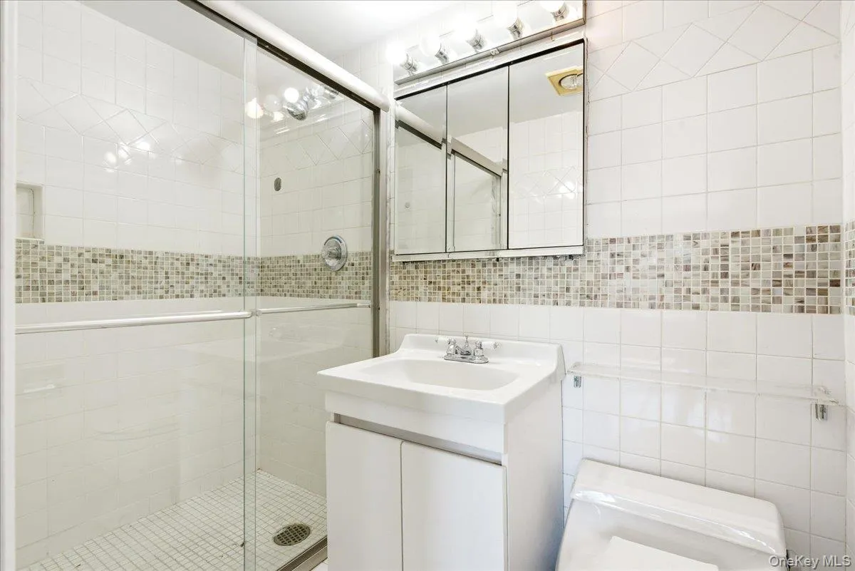 70-20 108 Street, New York, NY, 3 Bedrooms Bedrooms, 5 Rooms Rooms,2 BathroomsBathrooms,Residential,For Rent,108,0,985379 70-20 108 Street, New York, NY, 3 Bedrooms Bedrooms, 5 Rooms Rooms,2 BathroomsBathrooms,Residential,For Rent,108,0,985379