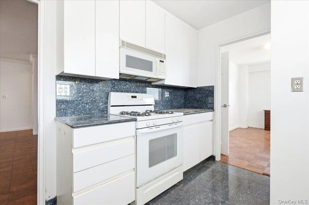 70-20 108 Street, New York, NY, 3 Bedrooms Bedrooms, 5 Rooms Rooms,2 BathroomsBathrooms,Residential,For Rent,108,0,985379 70-20 108 Street, New York, NY, 3 Bedrooms Bedrooms, 5 Rooms Rooms,2 BathroomsBathrooms,Residential,For Rent,108,0,985379
