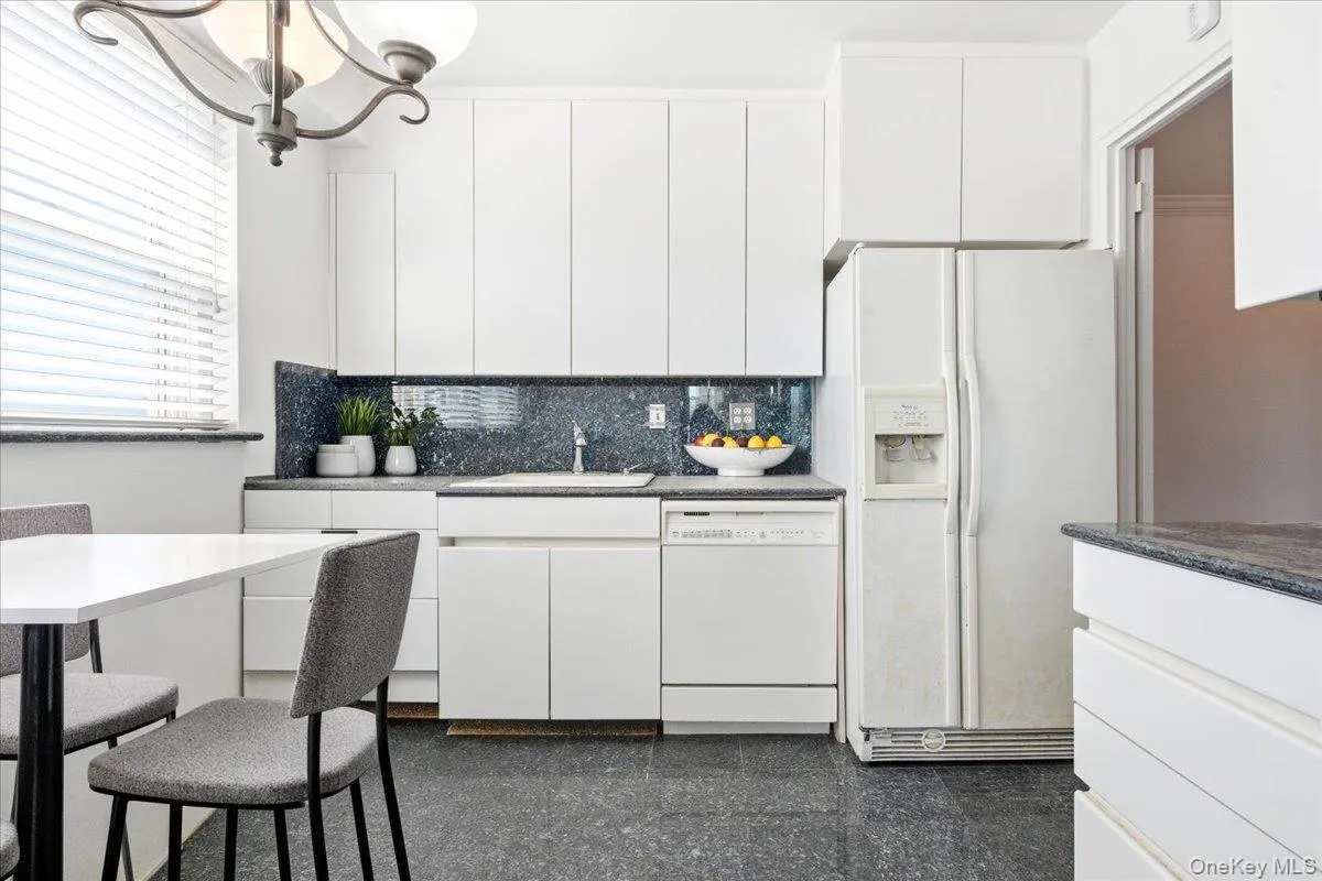 70-20 108 Street, New York, NY, 3 Bedrooms Bedrooms, 5 Rooms Rooms,2 BathroomsBathrooms,Residential,For Rent,108,0,985379 70-20 108 Street, New York, NY, 3 Bedrooms Bedrooms, 5 Rooms Rooms,2 BathroomsBathrooms,Residential,For Rent,108,0,985379