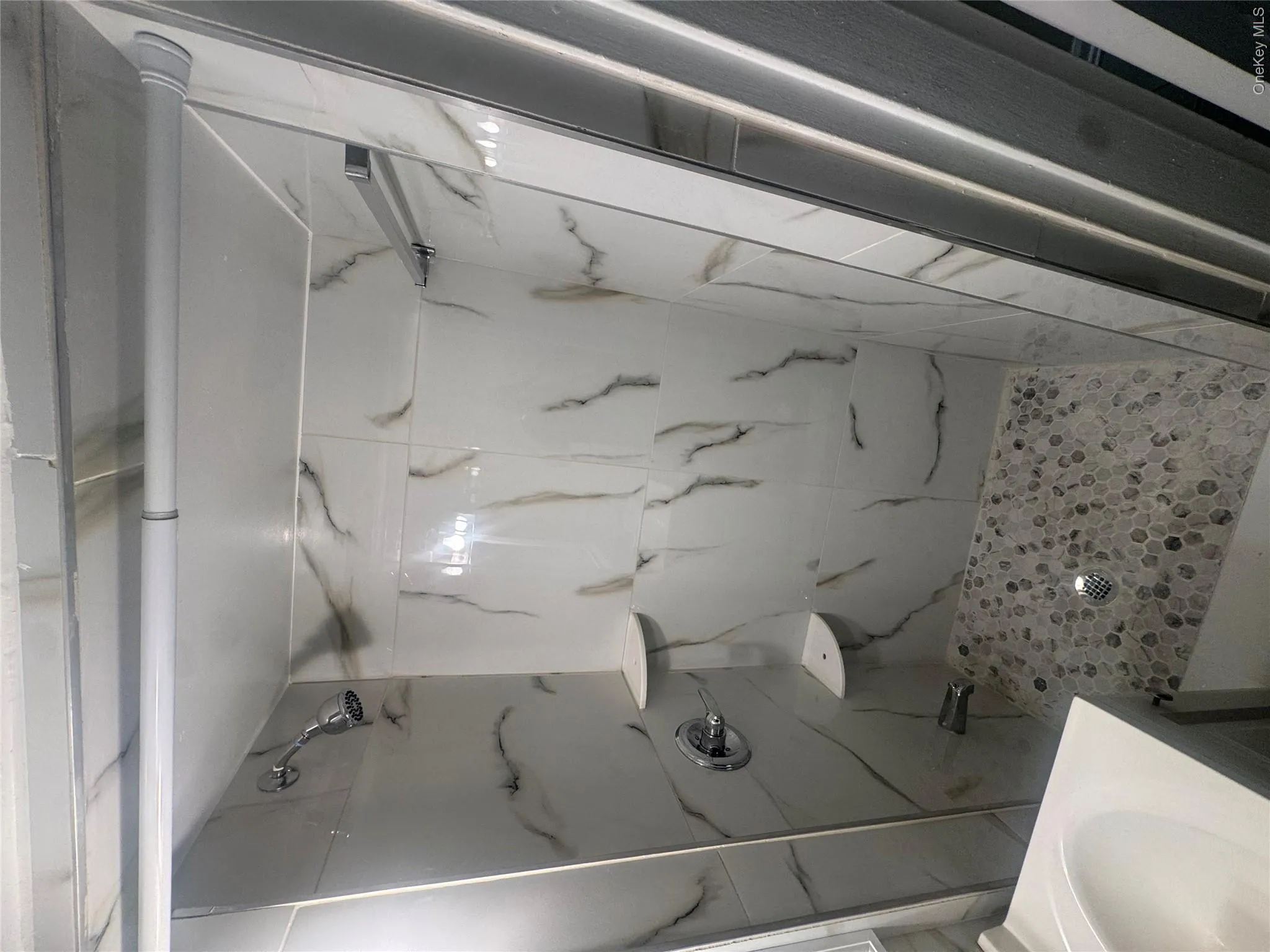 3935 Monticello Avenue, New York, NY, 2 Bedrooms Bedrooms, 3 Rooms Rooms,1 BathroomBathrooms,Residential Lease,For Rent,Monticello,0,985396 3935 Monticello Avenue, New York, NY, 2 Bedrooms Bedrooms, 3 Rooms Rooms,1 BathroomBathrooms,Residential Lease,For Rent,Monticello,0,985396