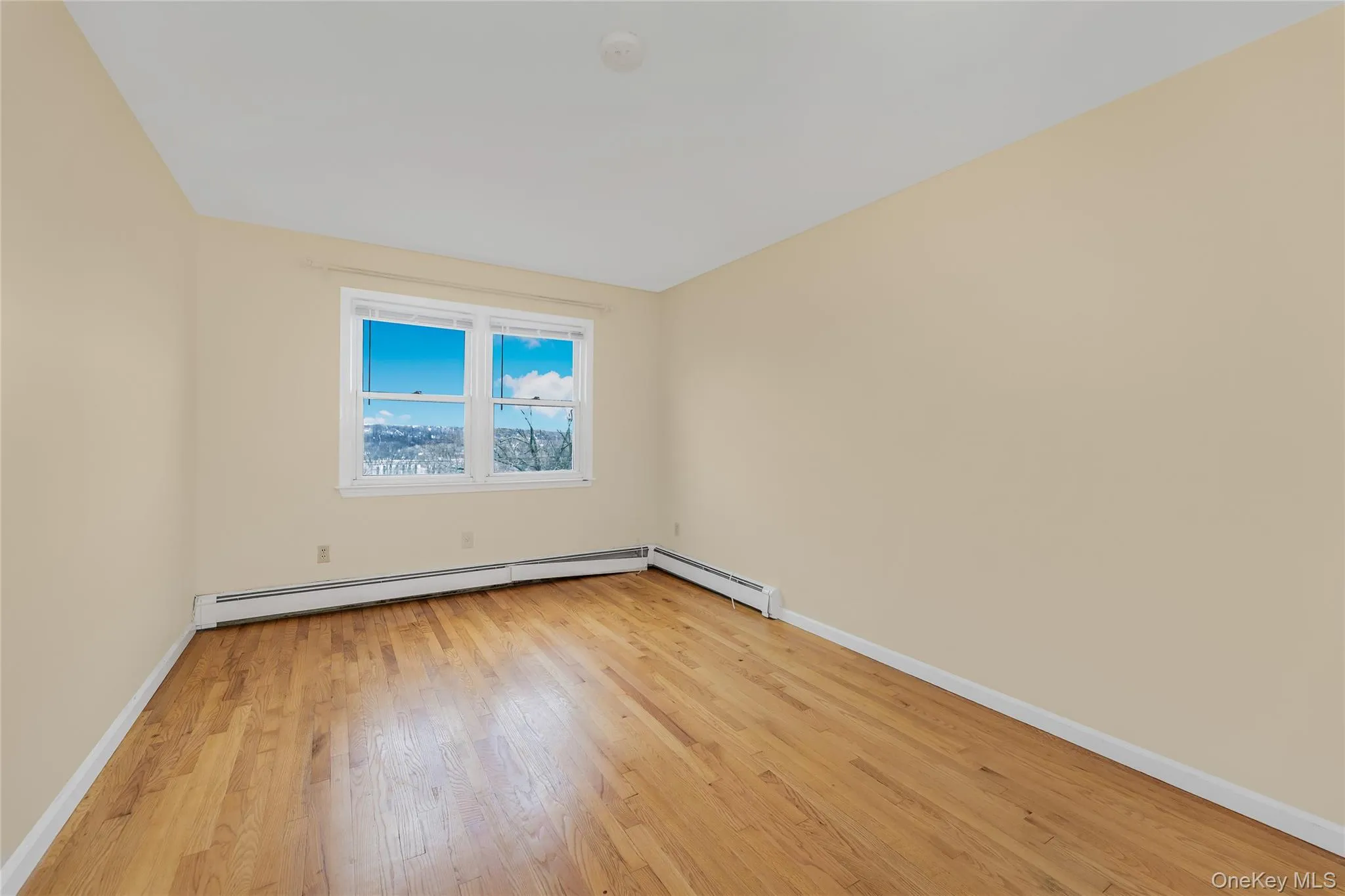 26 Fairview Avenue, White Plains, NY, 3 Bedrooms Bedrooms, 6 Rooms Rooms,1 BathroomBathrooms,Residential Lease,For Rent,Fairview,0,985402 26 Fairview Avenue, White Plains, NY, 3 Bedrooms Bedrooms, 6 Rooms Rooms,1 BathroomBathrooms,Residential Lease,For Rent,Fairview,0,985402