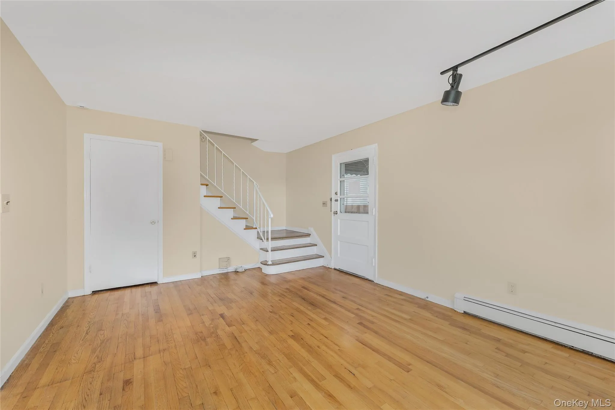 26 Fairview Avenue, White Plains, NY, 3 Bedrooms Bedrooms, 6 Rooms Rooms,1 BathroomBathrooms,Residential Lease,For Rent,Fairview,0,985402 26 Fairview Avenue, White Plains, NY, 3 Bedrooms Bedrooms, 6 Rooms Rooms,1 BathroomBathrooms,Residential Lease,For Rent,Fairview,0,985402