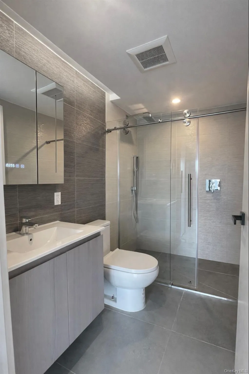 14449 Northern Boulevard, New York, NY, 2 Bedrooms Bedrooms, 5 Rooms Rooms,1 BathroomBathrooms,Residential Lease,For Rent,Northern,0,985497 14449 Northern Boulevard, New York, NY, 2 Bedrooms Bedrooms, 5 Rooms Rooms,1 BathroomBathrooms,Residential Lease,For Rent,Northern,0,985497