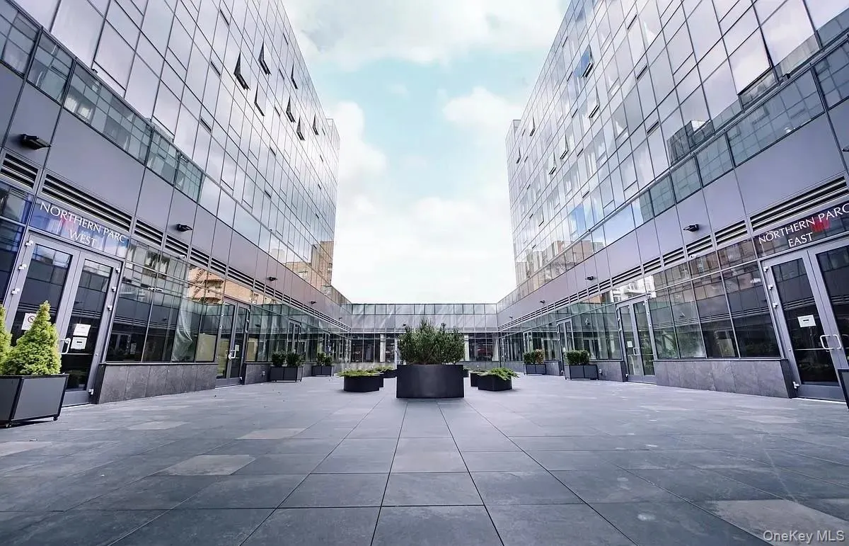 14449 Northern Boulevard, New York, NY, 2 Bedrooms Bedrooms, 5 Rooms Rooms,1 BathroomBathrooms,Residential Lease,For Rent,Northern,0,985497 14449 Northern Boulevard, New York, NY, 2 Bedrooms Bedrooms, 5 Rooms Rooms,1 BathroomBathrooms,Residential Lease,For Rent,Northern,0,985497