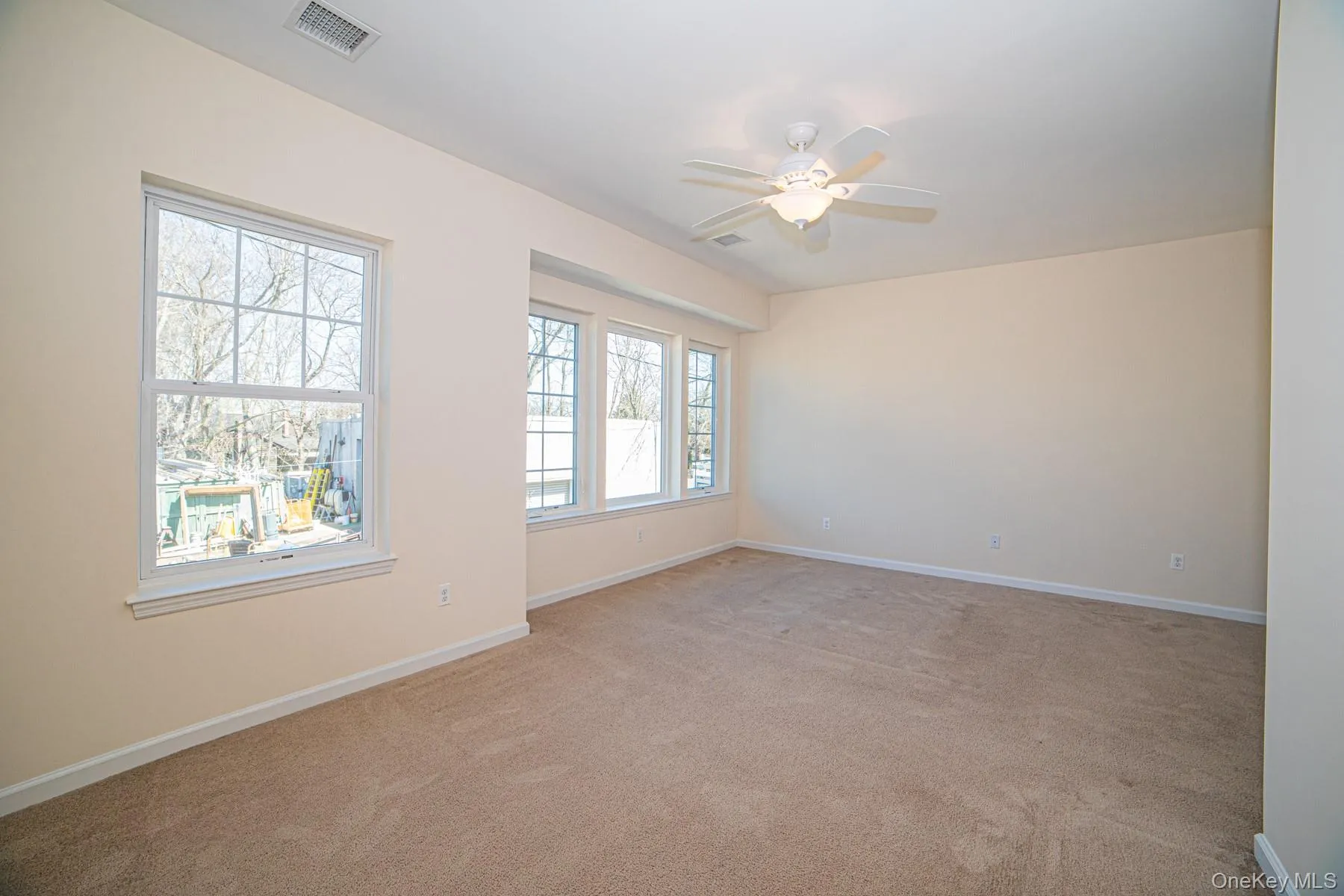 24 Robert Court Street, Babylon, NY, 1 Bedroom Bedrooms, 3 Rooms Rooms,1 BathroomBathrooms,Residential Lease,For Rent,Robert Court,0,985504 24 Robert Court Street, Babylon, NY, 1 Bedroom Bedrooms, 3 Rooms Rooms,1 BathroomBathrooms,Residential Lease,For Rent,Robert Court,0,985504