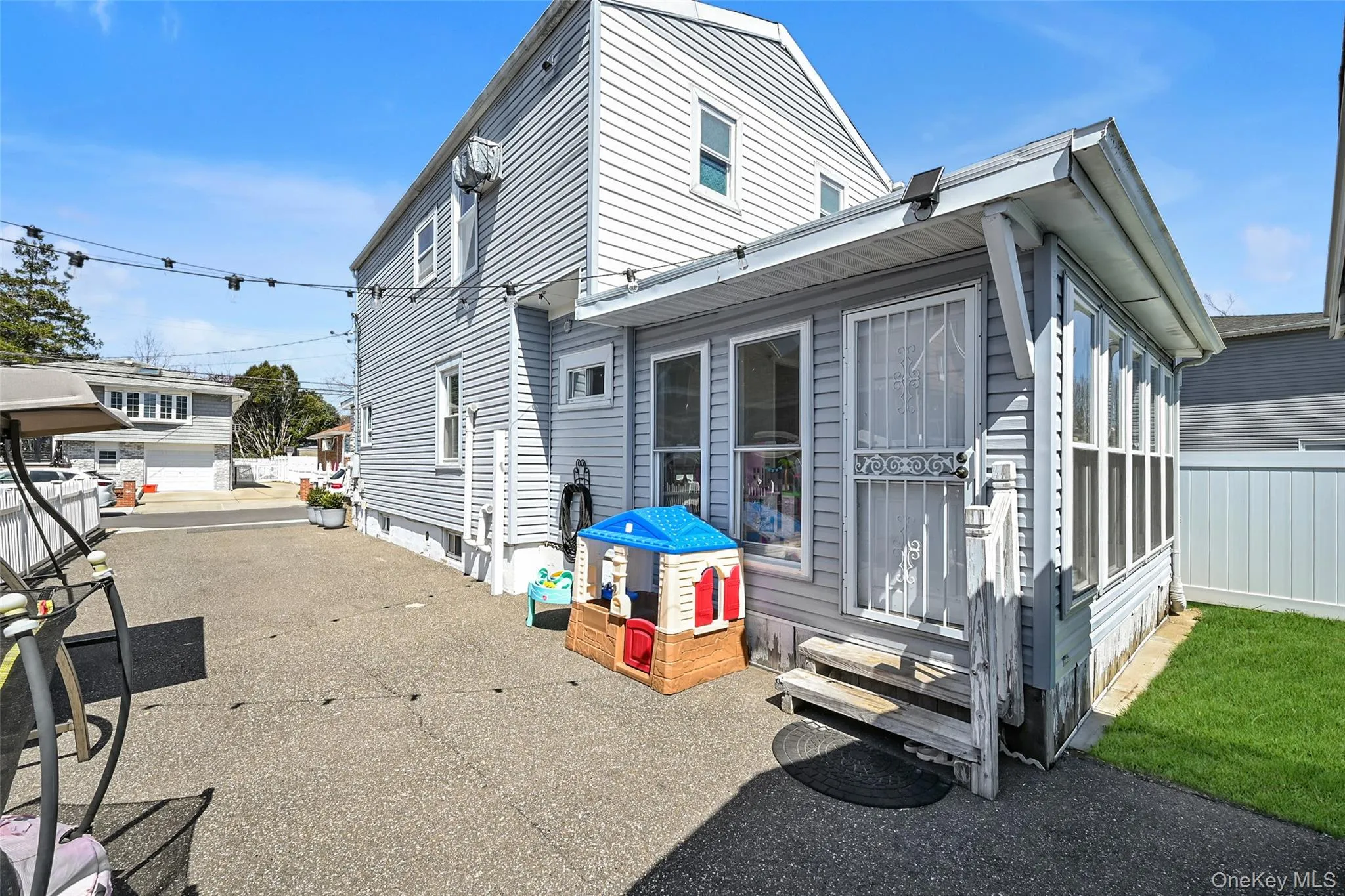 187 Memphis Avenue, Hempstead, NY, 3 Bedrooms Bedrooms, 7 Rooms Rooms,2 BathroomsBathrooms,Residential,For Rent,Memphis,0,985521 187 Memphis Avenue, Hempstead, NY, 3 Bedrooms Bedrooms, 7 Rooms Rooms,2 BathroomsBathrooms,Residential,For Rent,Memphis,0,985521